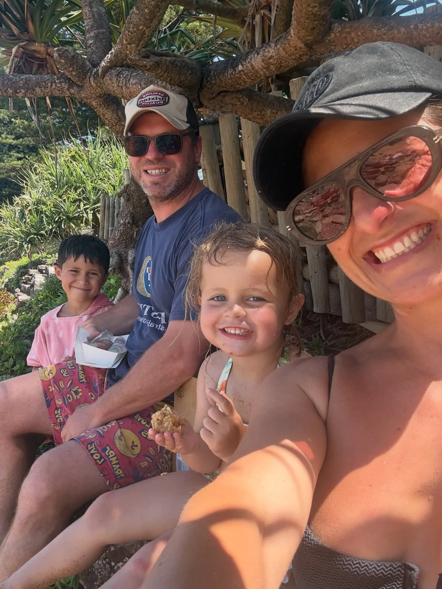 GOOD TIMES | Back on the tools @hiveorange today &amp; safe to say I have a mild case of Tuesdayitis - summer hols are over &amp; it&rsquo;s time to get into a good routine (which I am not all that sad about!) 🙌🏽
 While I catch up on emails/admin -