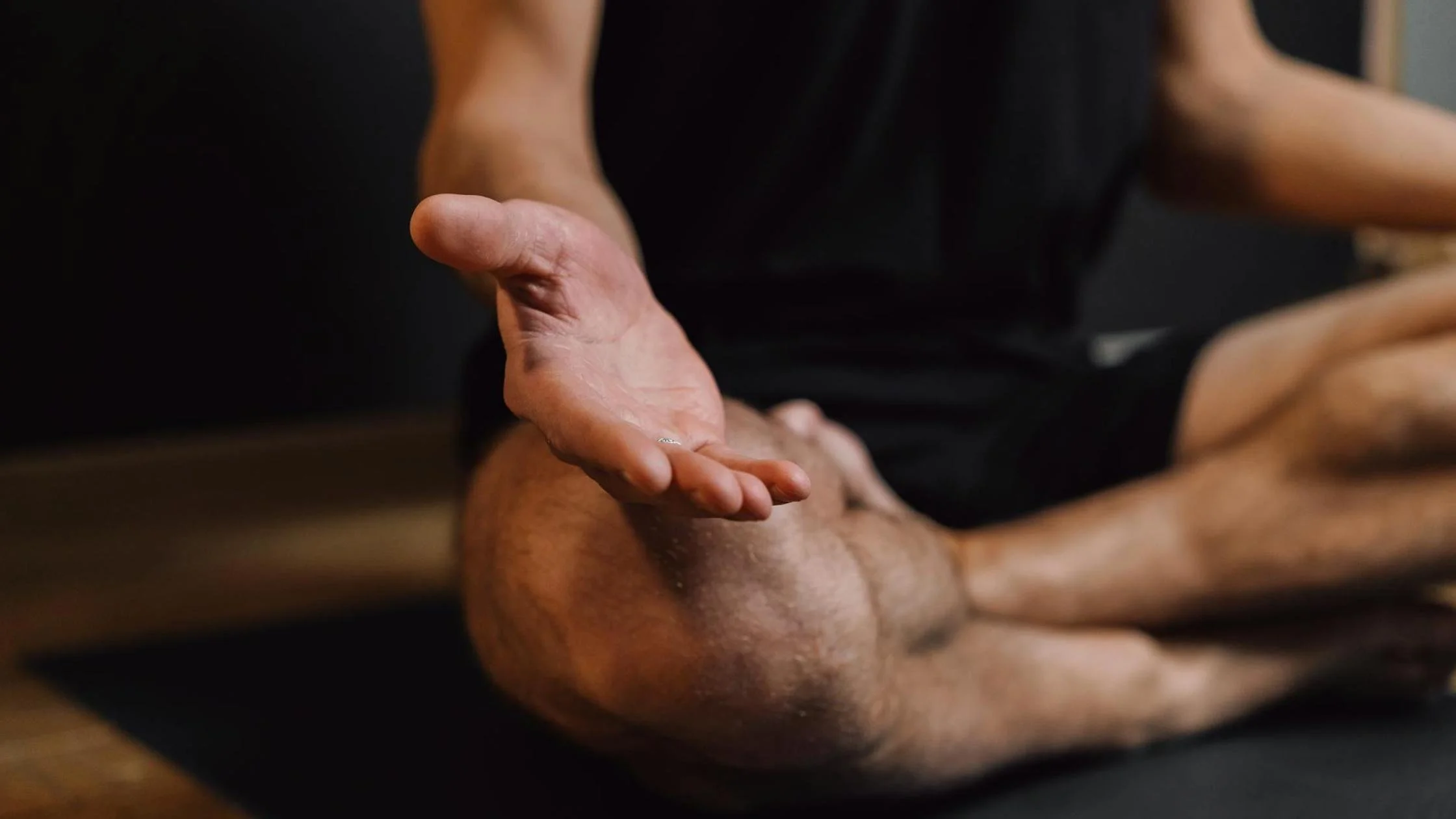 Ice Bath vs Sauna for Mental Health: Dopamine, Stress and Resilience