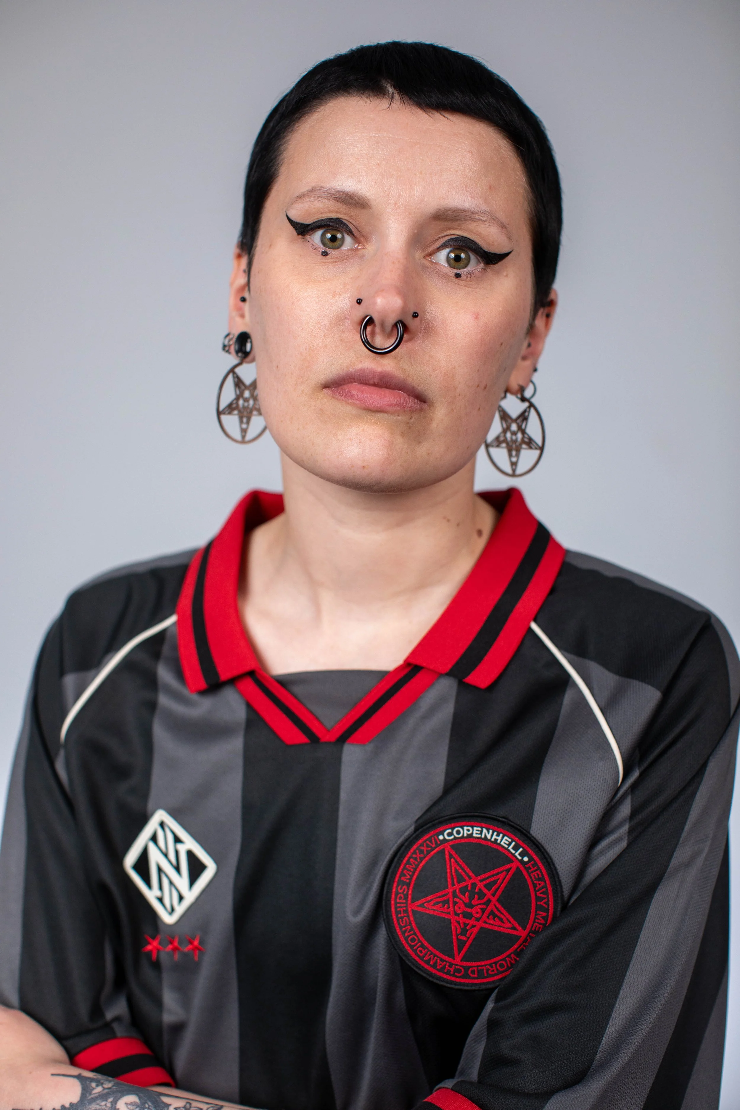 FOOTBALL_RED_Front_Mariya_02.jpg