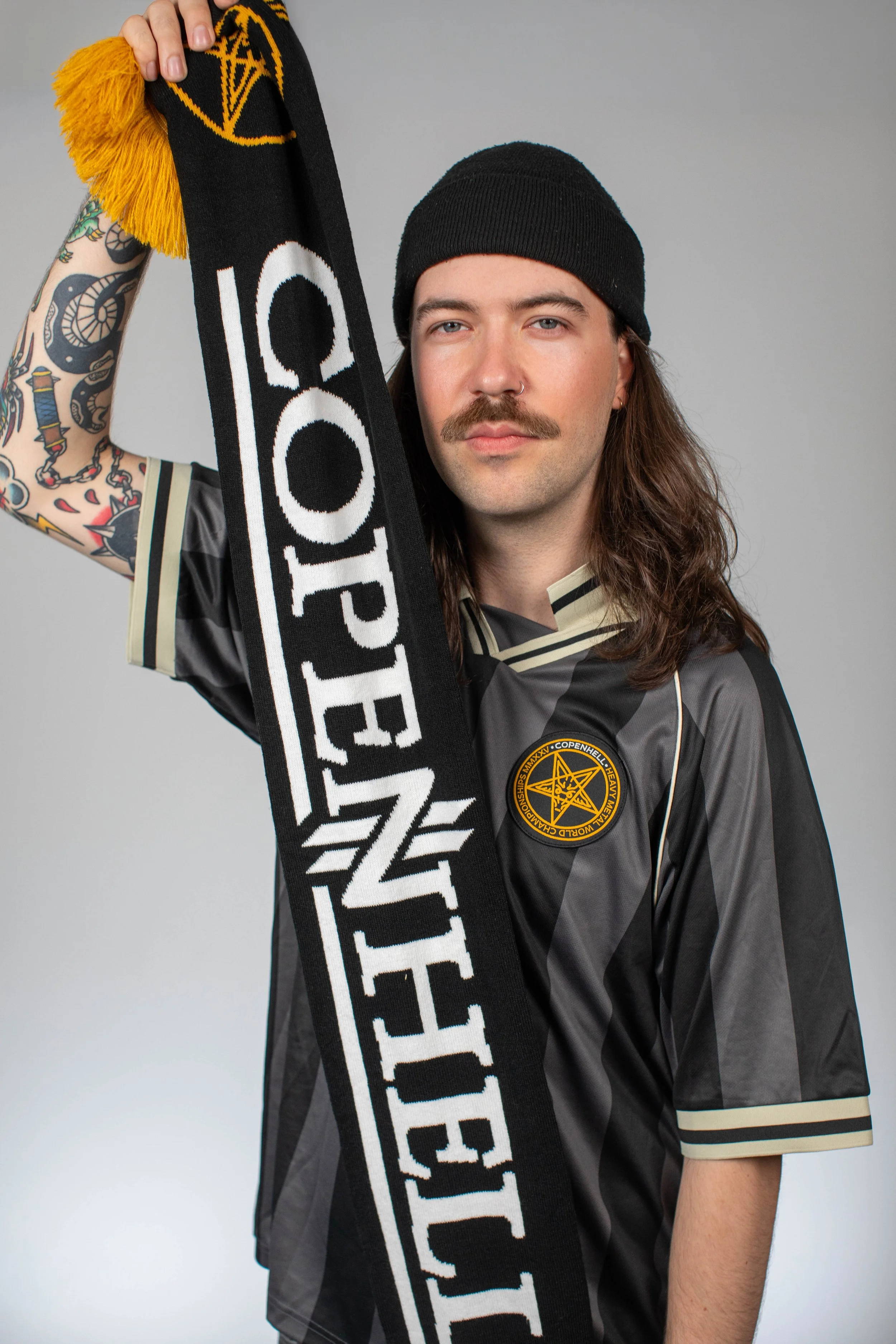 FOOTBALL_YELLOW_SCARF_02_Sylle.jpg