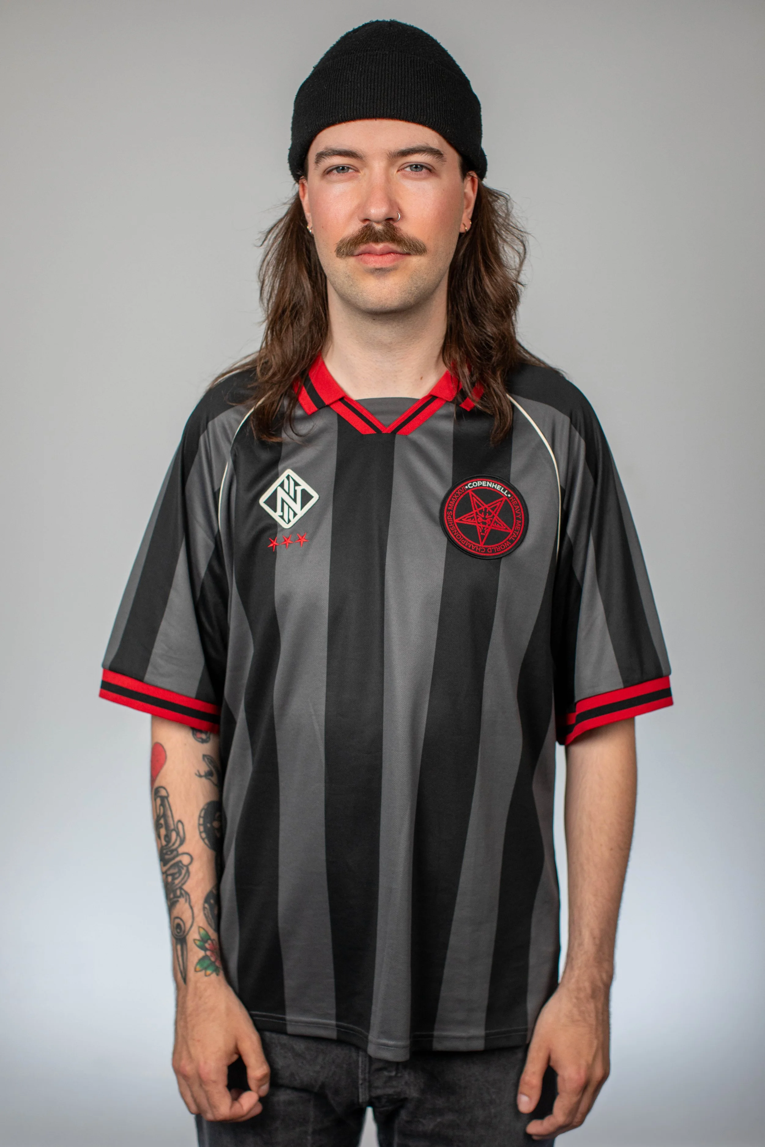 FOOTBALL_Red_Front_Sylle_01.jpg