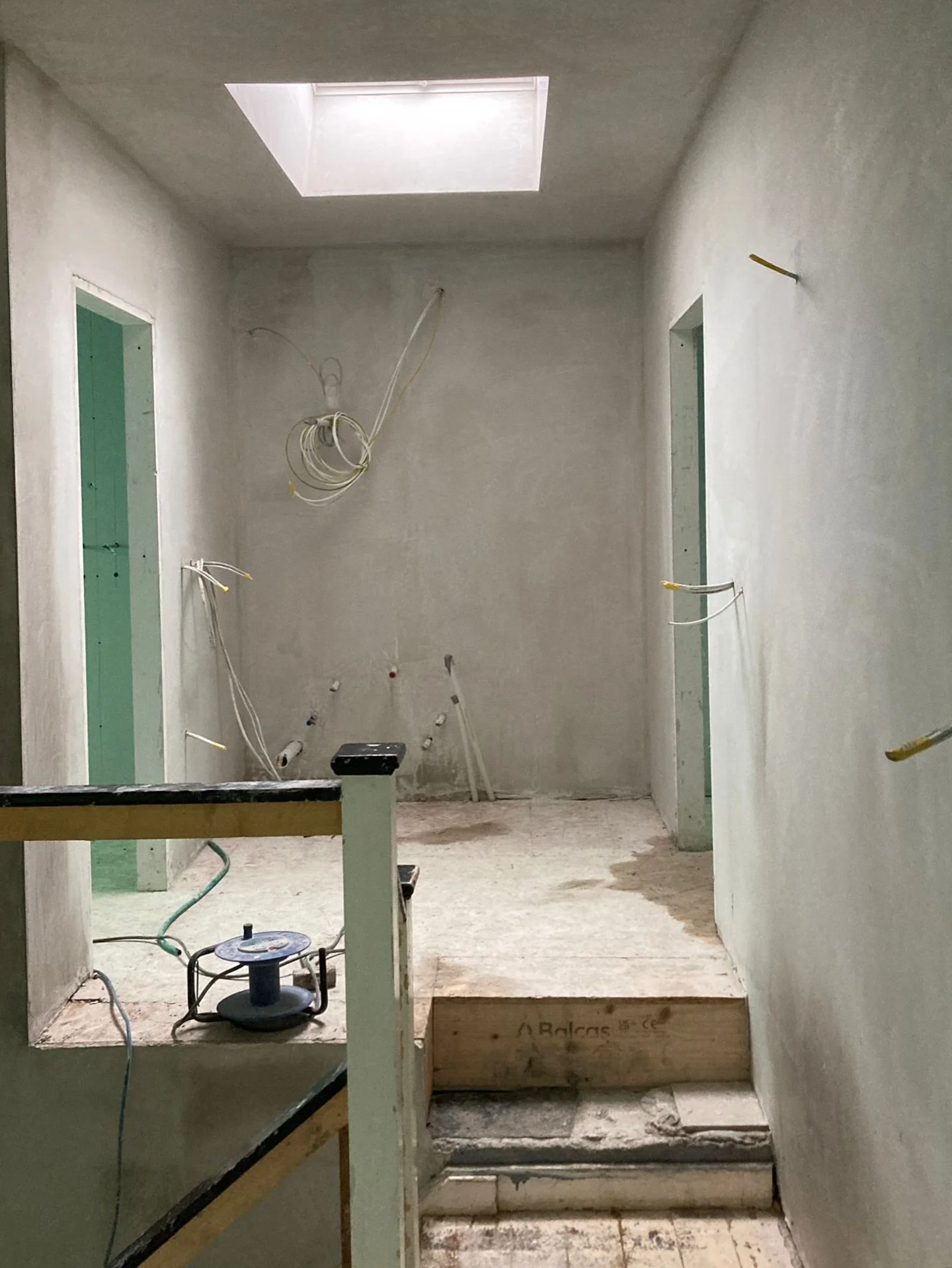 It&rsquo;s been an eventful couple of weeks since I last posted about my Killiney project ! 🧱👷&zwj;♀️
The windows have been installed, external insulation is progressing, and internal walls have been skimmed. The clients are excited to start on the