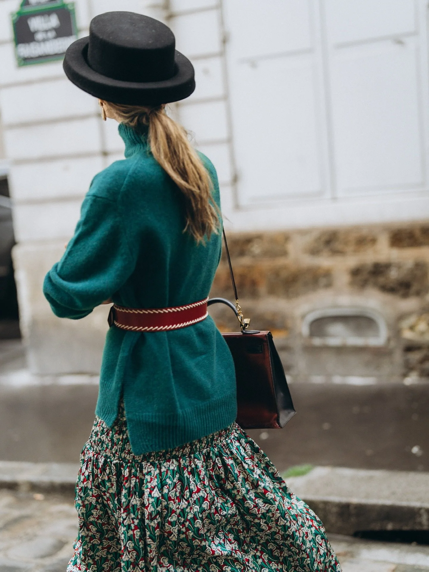 Maria wearing LE ASHLEY - BLACK
available at maisonola.com