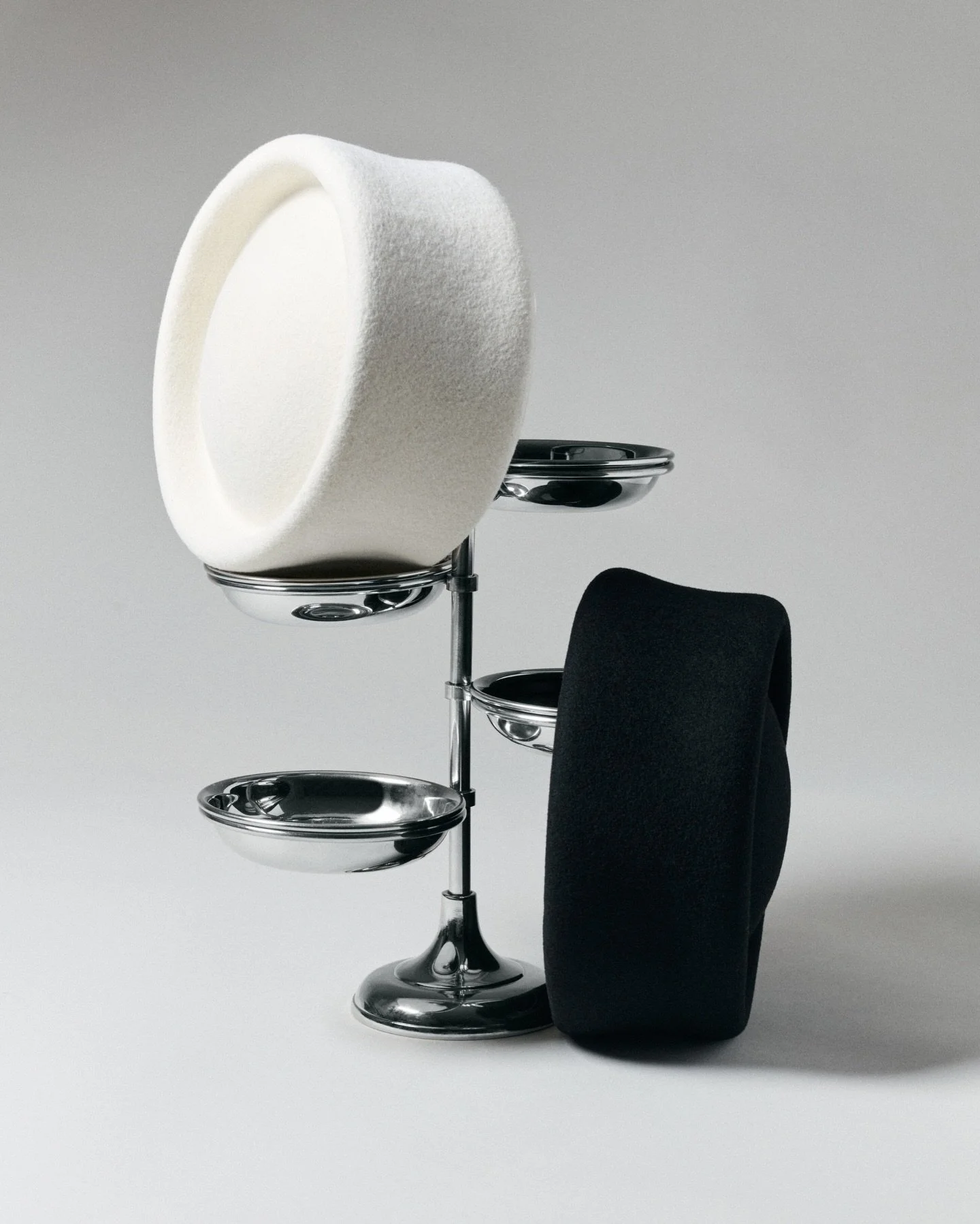 Le Jackie. Minimal elegance.

Photos: @nathanrobin_
Art direction: @gregorymizele
With the participation of: @lamaisondubacparis