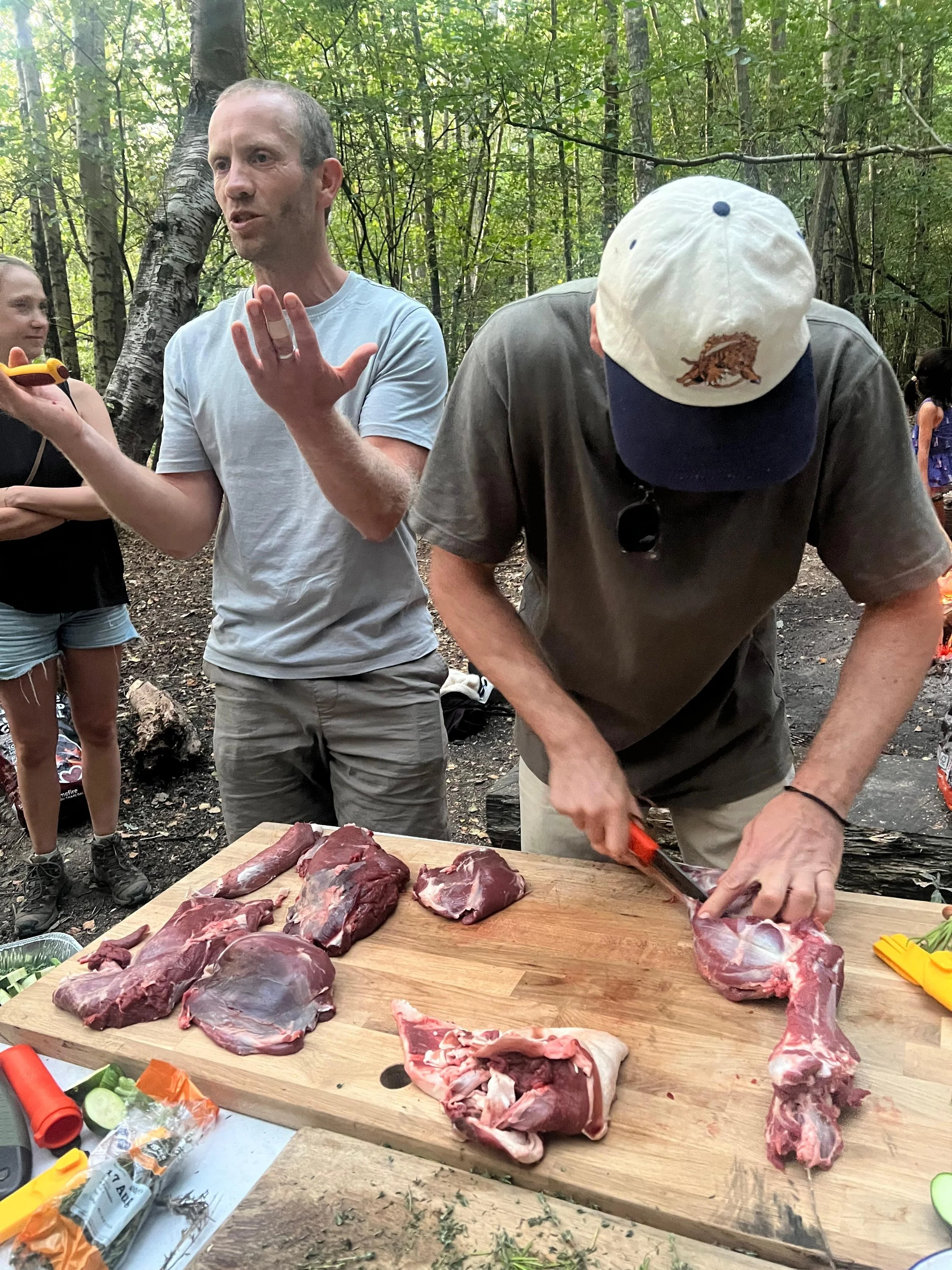 Thanks to all the lovely people who made it down to the woodland cook up last weekend! 🤩

Our gentle 6km walk took us across the Kentish countryside, stopping at the Junction Inn in Groombridge for a cold drink (or two) before pressing on to Birchen