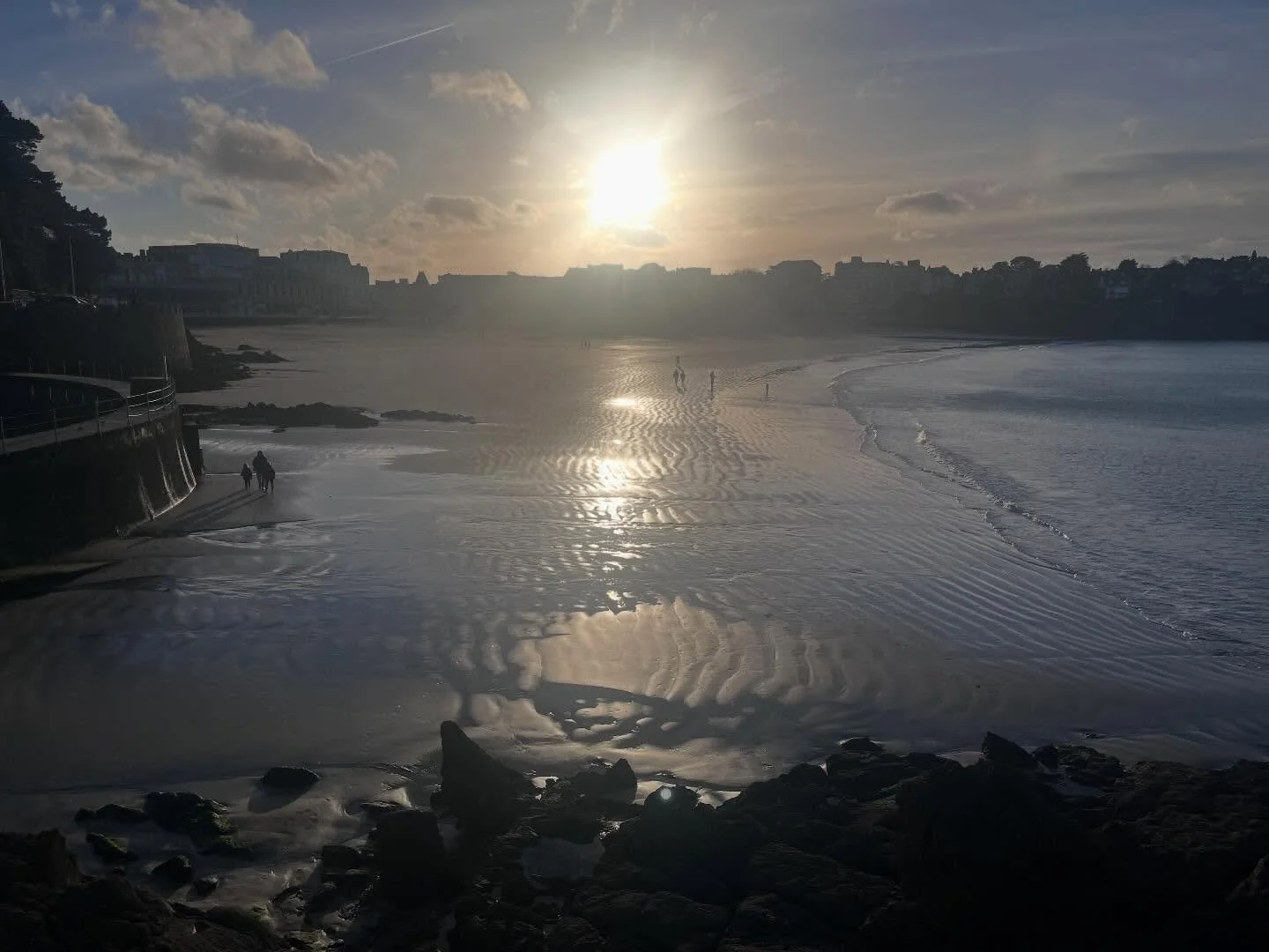 Chezvous-Cheznous is in Brittany for a small kitchen upgrade. Before we start that, taking in the beach views. They never disappoint!