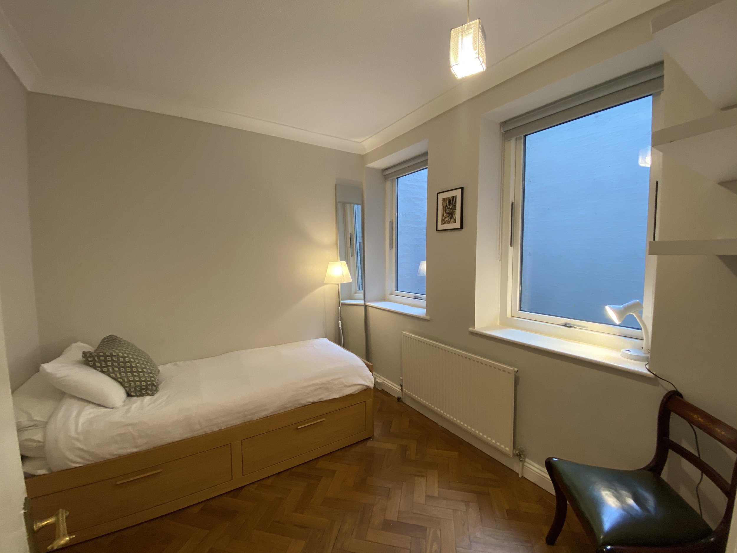 Room2c.jpg