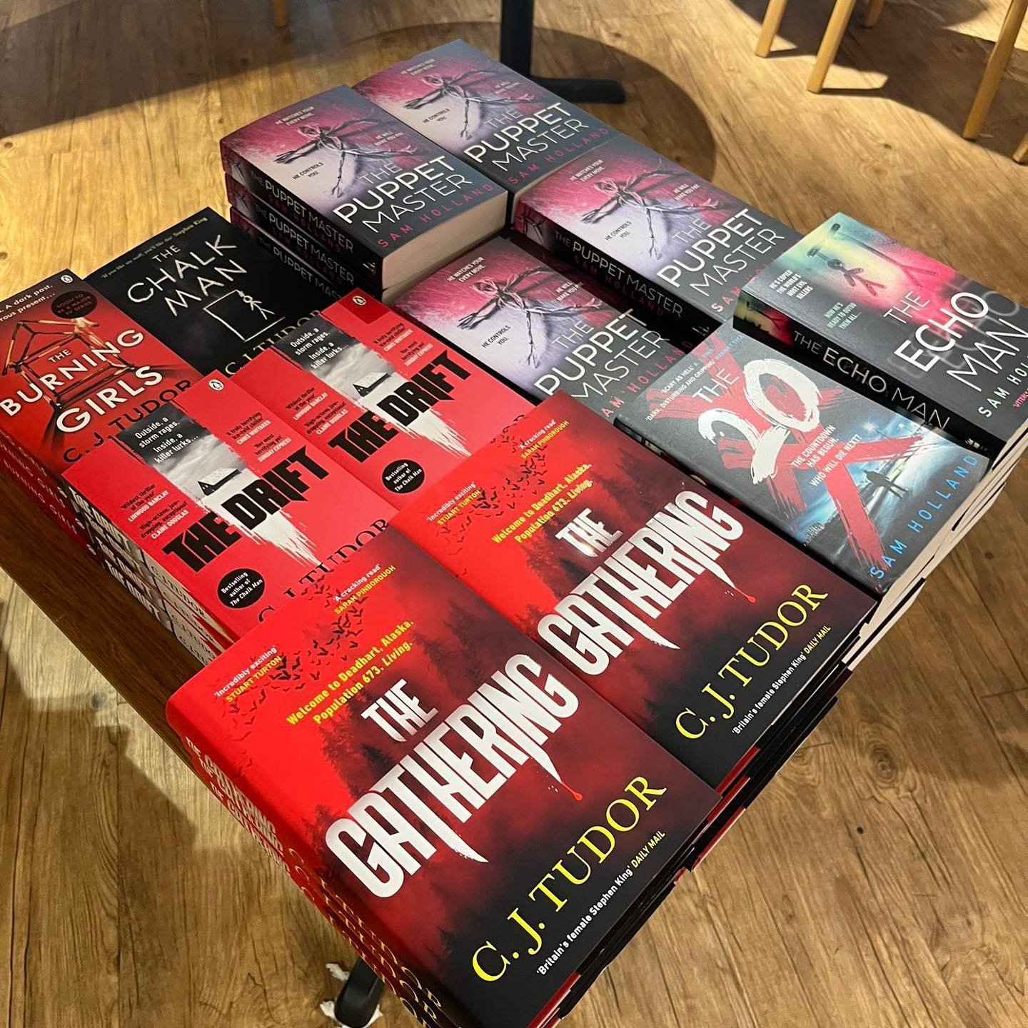 Thank you to Lauren and the wonderful team at @southamptonwaterstones for a fantastic event with @cjtudorauthor tonight. I had such a great evening - thank you everyone for coming and it was lovely to properly meet Caz after all this time!