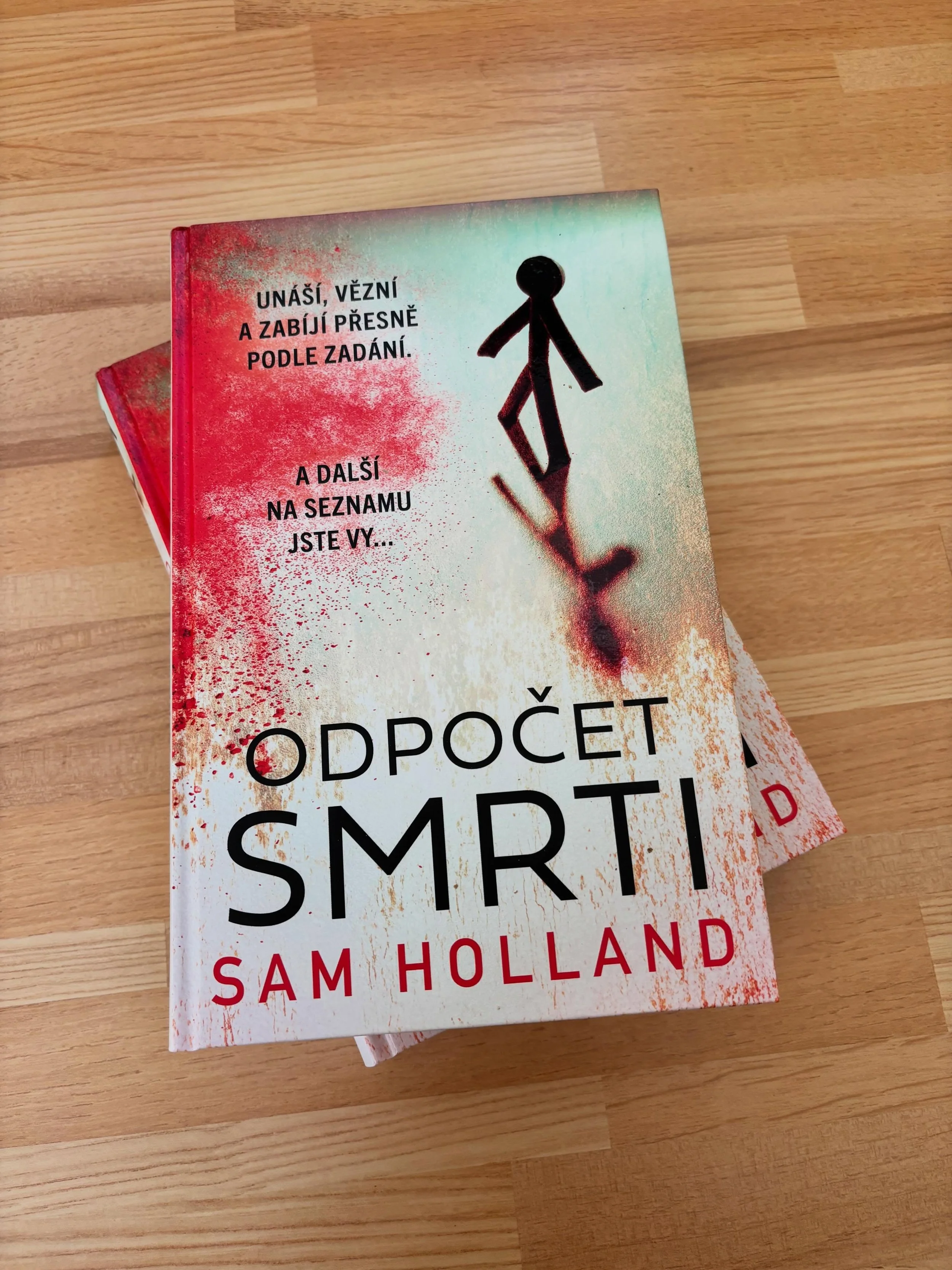 New shiny Czech hardbacks for Odpočet Smrti (or The Countdown Killer) have arrived, and they have SPREDGES! How good do they all look together?!