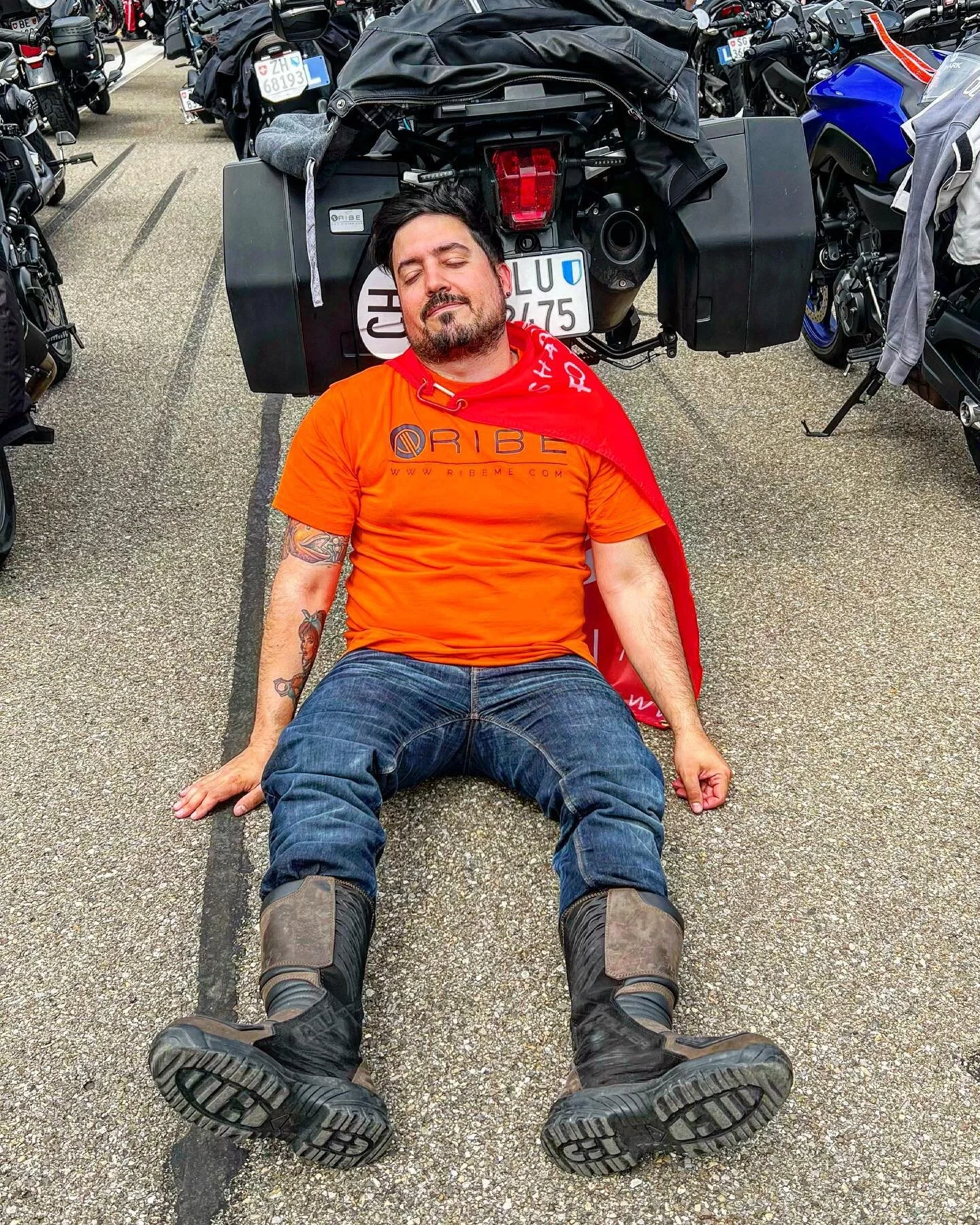 The Avengers just called , I&rsquo;m the new Iron Man 😎😂 or just jelly man 🤓😅

#ironman #triumphtiger800 #triumphschweiz #swissbiker #swissmoto #bikelife #bikelifestyle #motorcycle #swiss #ducatimonster600 #schweiz #switzerland #swissalps #instab