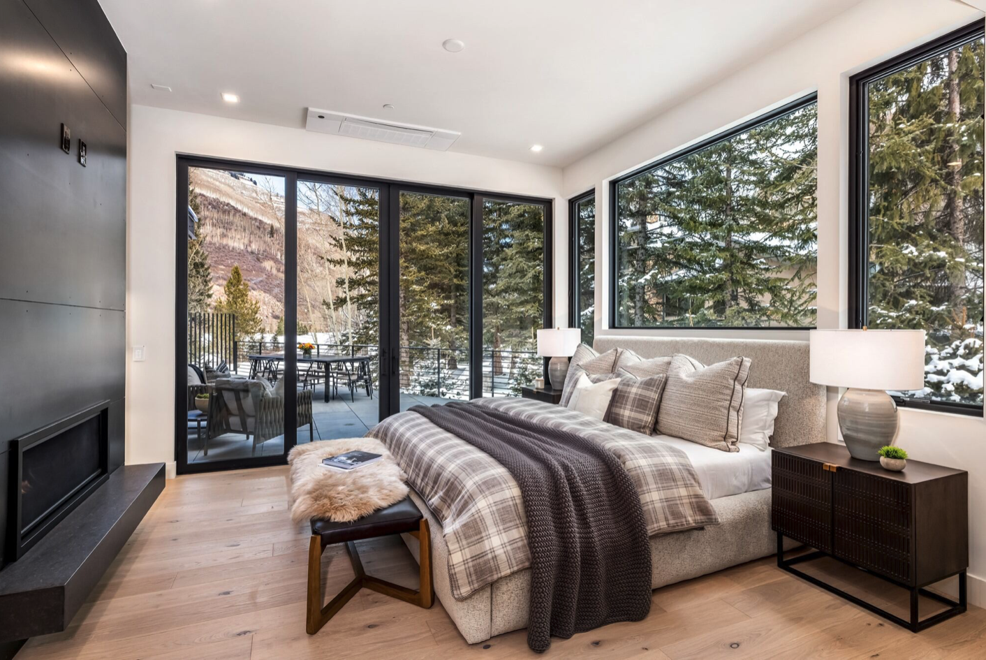 Sunburst Fairway Residence Primary Bedroom