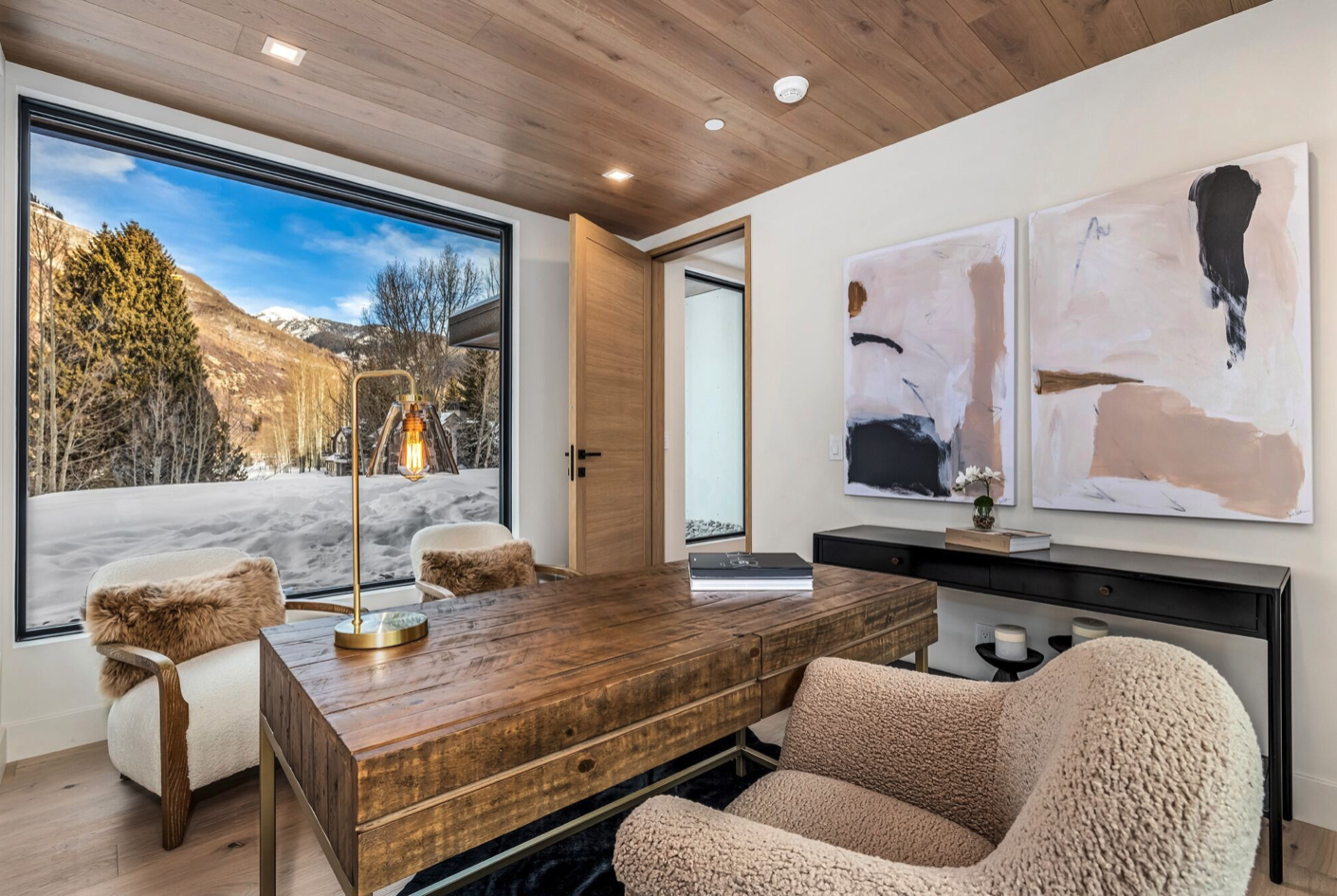 Sunburst Fairway Residence Office