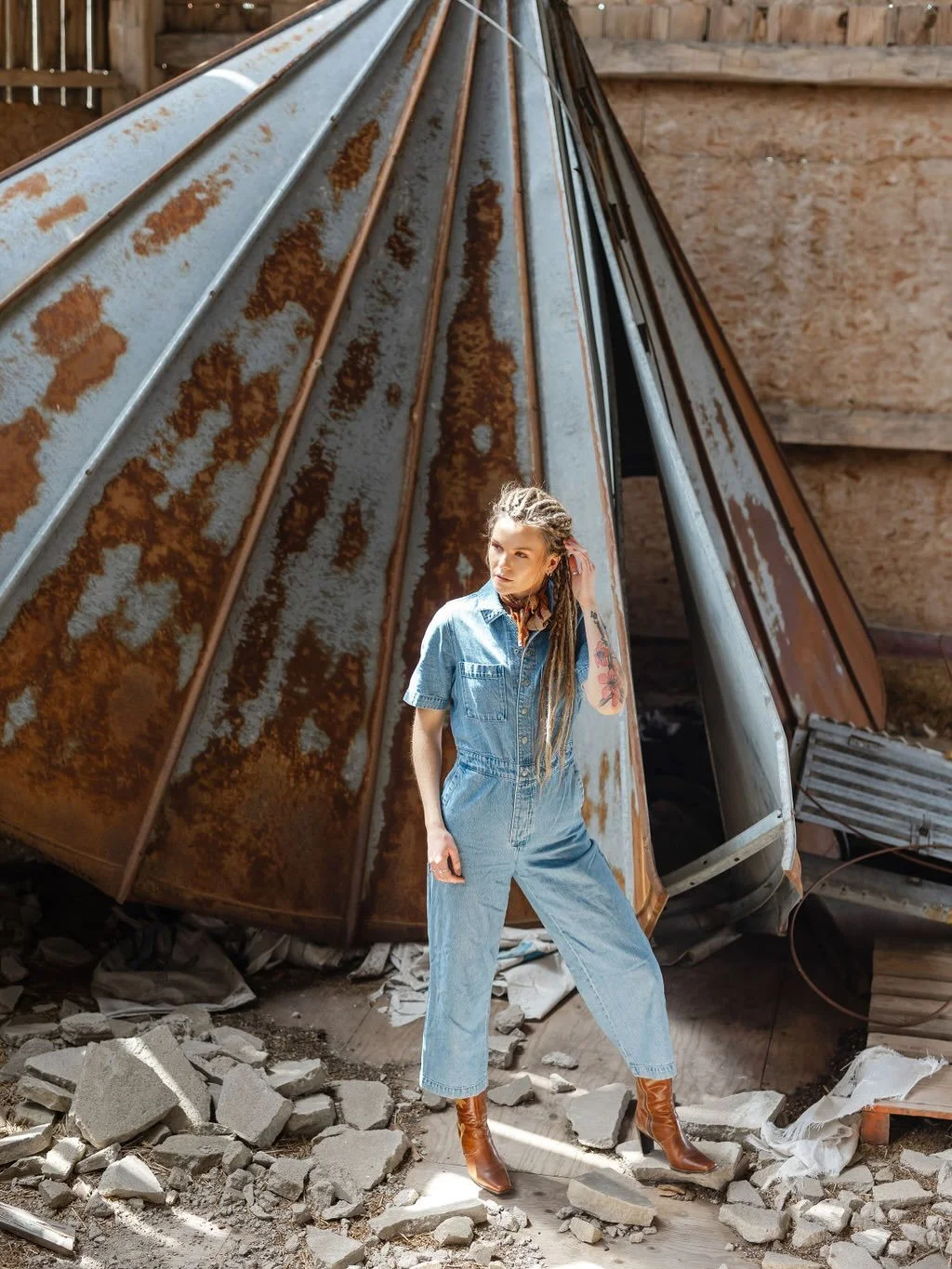 Not sure if this is a crashed dystopian spaceship or just the old barn in the yard 🛸🐄

But I&rsquo;m always drawn to spaces that have already lived a life.

To me, this is about standing in what&rsquo;s fallen. 

Realizing you don&rsquo;t need to r