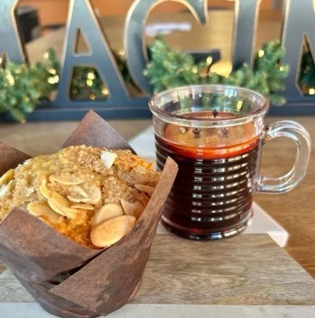 Gluhwein Hot Spice WIne and Muffin (1).jpg