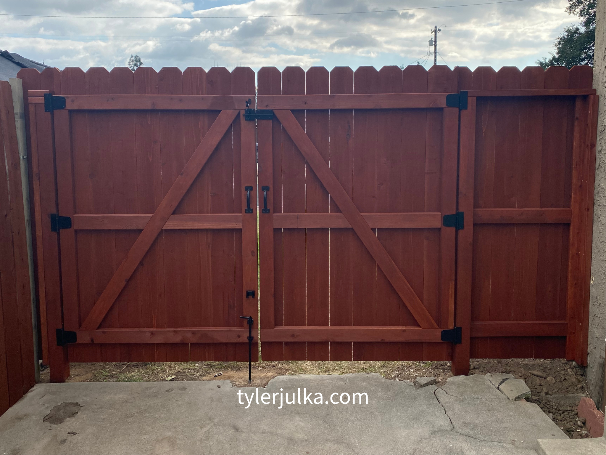Con Common | Dog-Ear Fence & Driveway Gate — Duarte