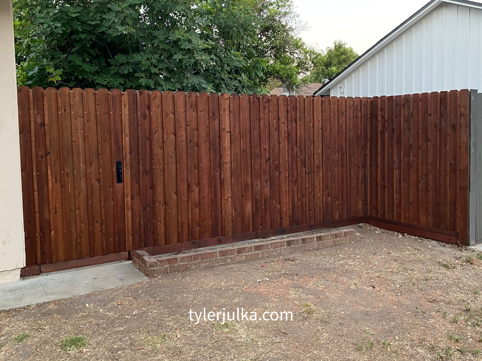 Con Heart | Board & Batten Fence & Gate — Sherman Oaks