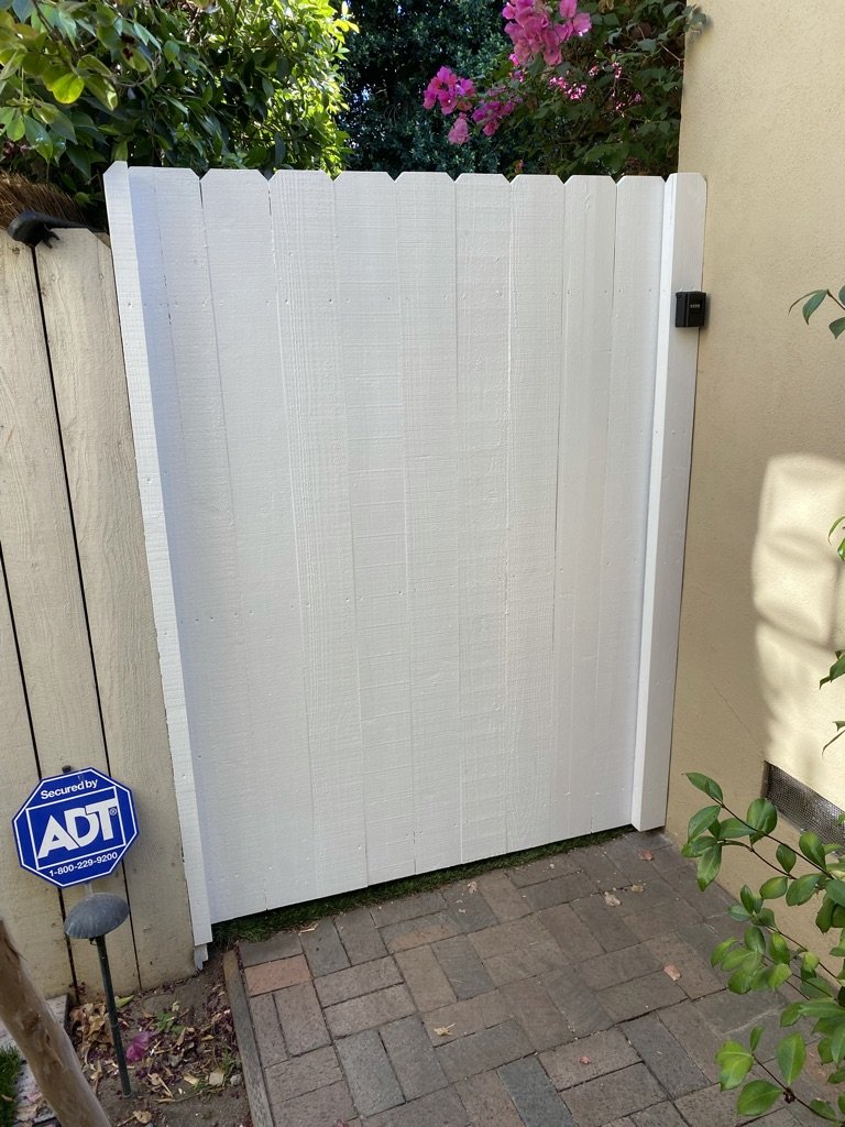 White Cedar Dog Ear Privacy Entry Gate