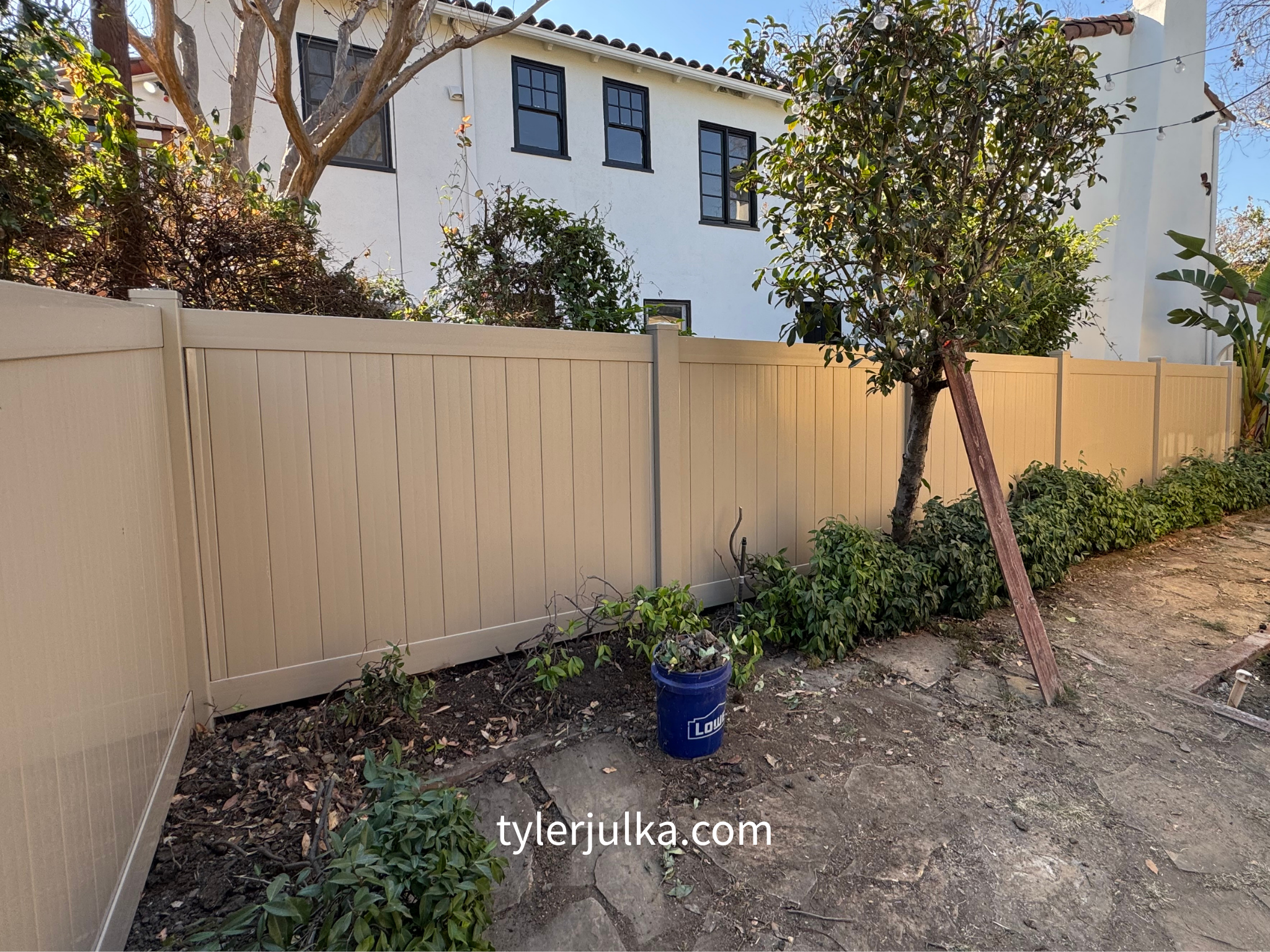 Tan Vinyl | Privacy Fence & Gates — Los Feliz