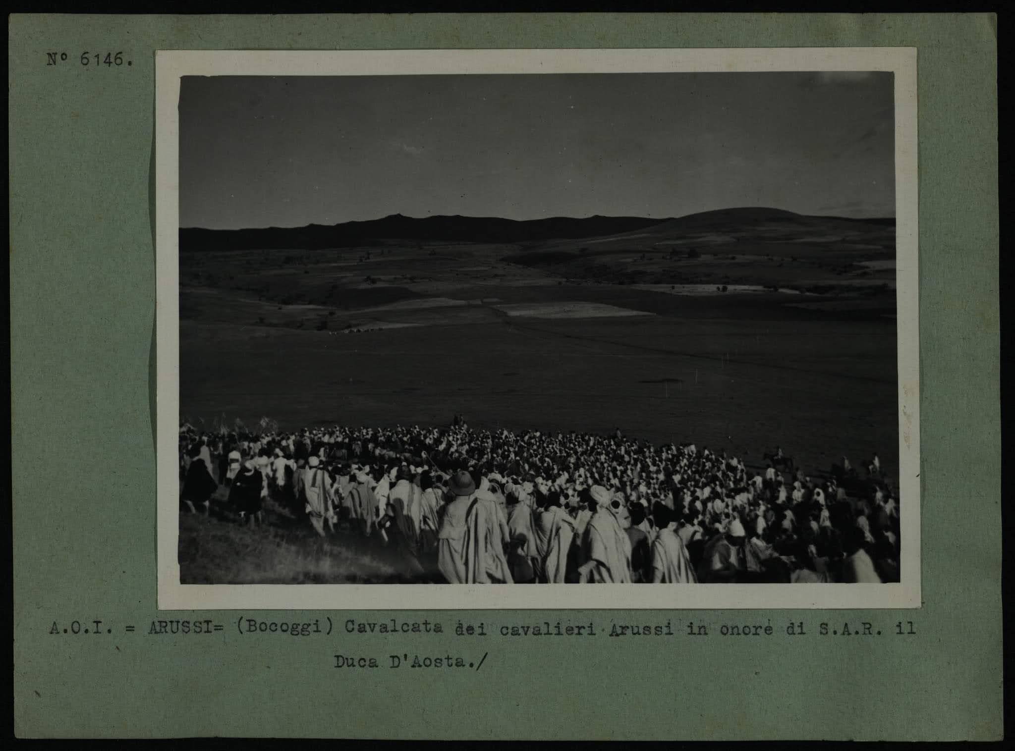 የጣሊያኑ ገዢ ዳኦስታ በቆጂን በጎበኘበት ወቅት የተደረገለት አቅርባበል። 1932/1933 ዓም አካባቢ
https://youtu.be/cGq1kOf5R2o