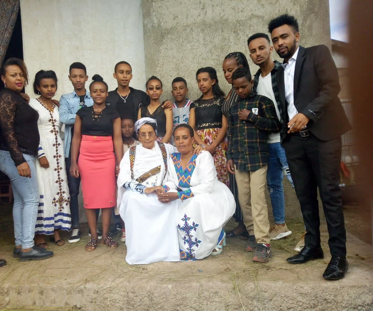 photo_2021-08-27_13-37-02 ወይዘሮ ጌጤነሽና ቤተሰብ.jpg