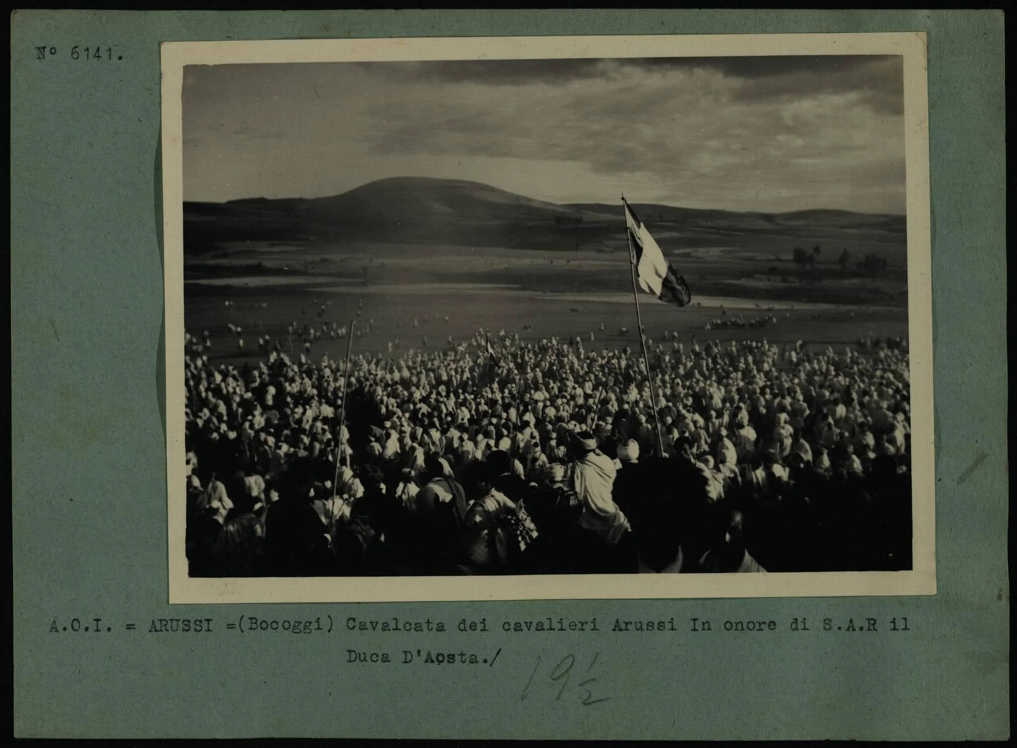 የጣሊያኑ ገዢ ዳኦስታ በቆጂን በጎበኘበት ወቅት የተደረገለት አቅርባበል። 1932/1933 ዓም አካባቢ
https://youtu.be/cGq1kOf5R2o