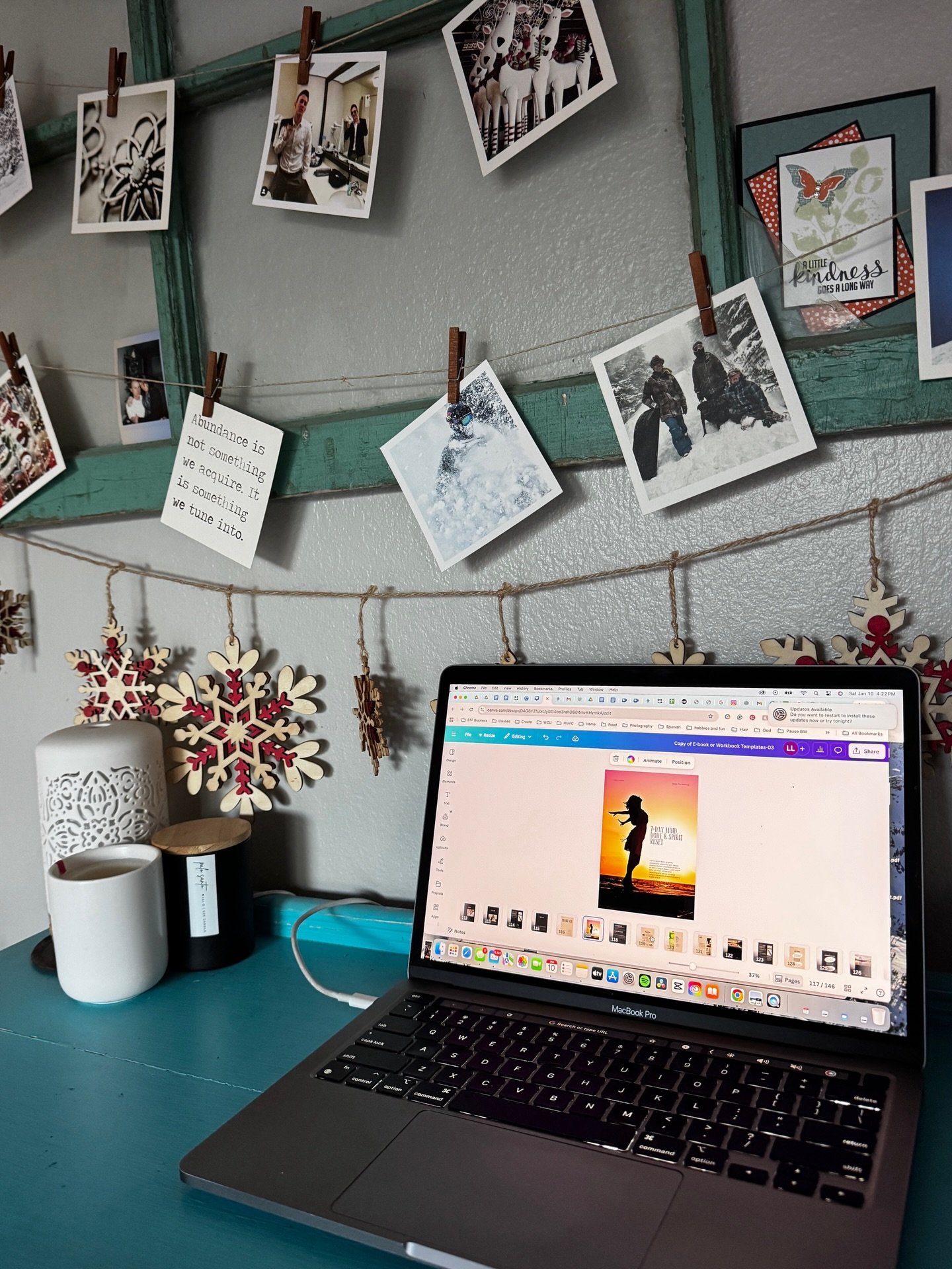 10/365
A BIG work day on a new program I&rsquo;m creating!! I&rsquo;m trying it out myself this week and Loving it! 

It&rsquo;s a three-way reset. Inviting the body into rest, healing, and a new relationship with food, the mind into calm, clarity an