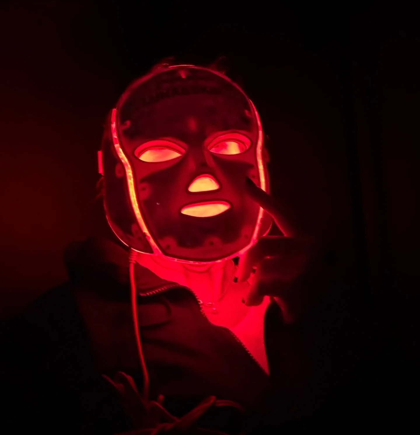 13/365
My &ldquo;preworkout&rdquo; for the day. Early morning red light/breathwork/prayer combo starts my day out in the right heart space. &hearts;️&hearts;️ Grateful for this 12 minute pre-function prep!!