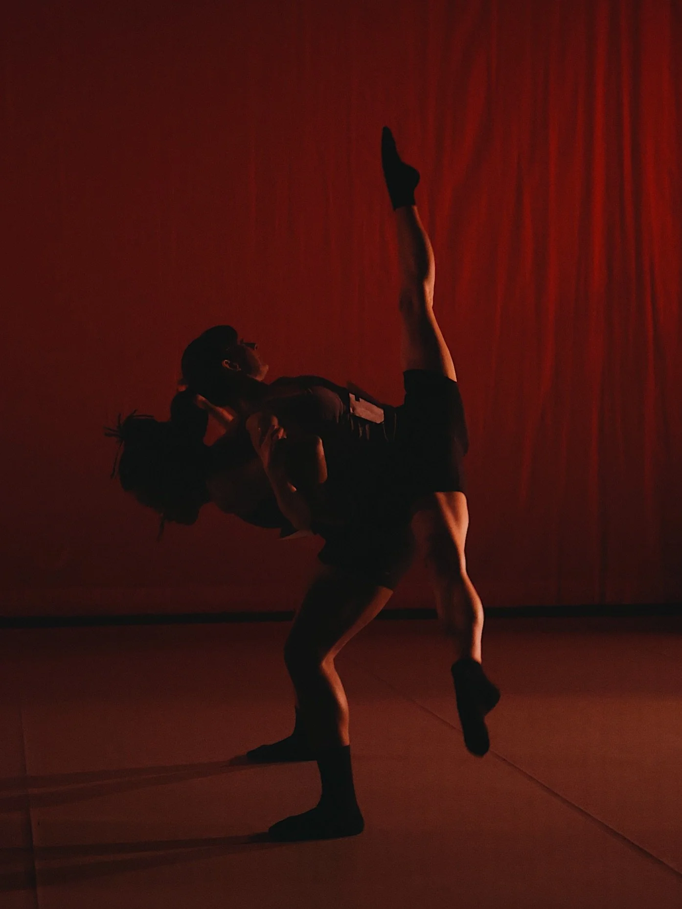 Some epic shots of frontrunner by @hopeleclairfilm. If you missed the race the first time around, come support the contestants at @pohlerdancecompany live arts festival in TWO WEEKS ✨❤️!! Tickets in our bio 🎟️! 

🧠: @life_is_marley 
🏃🏾&zwj;♀️: @l