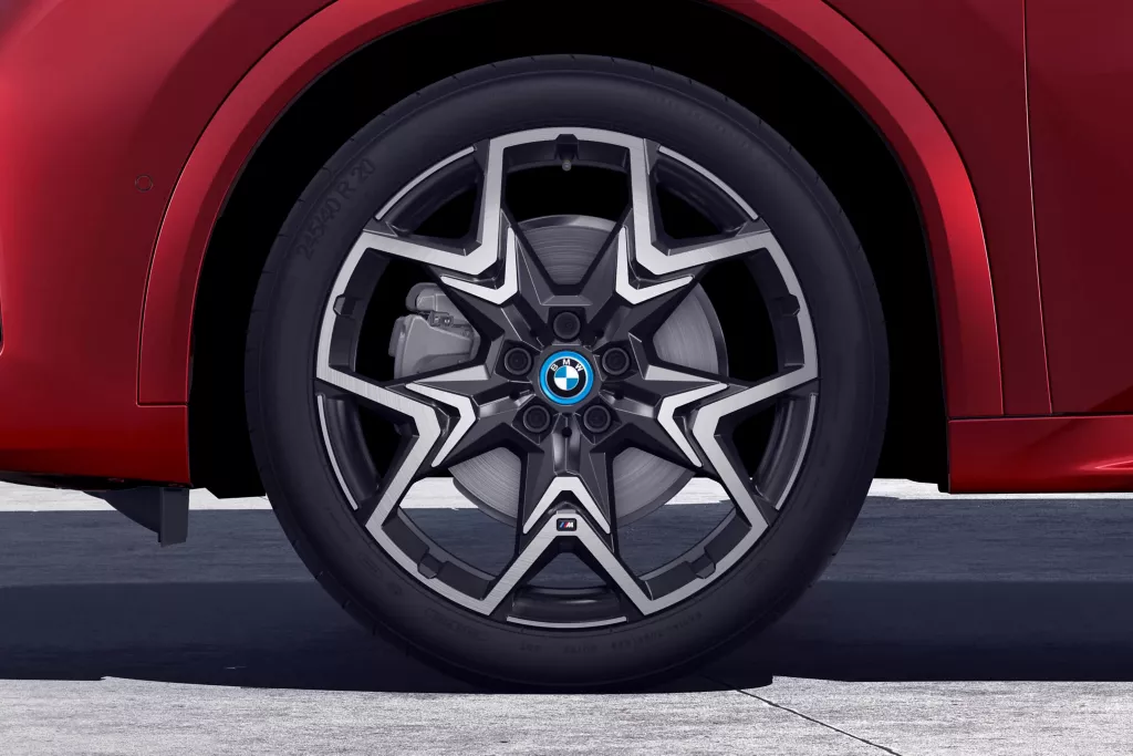 BMW: EXPRESSIVE MODE