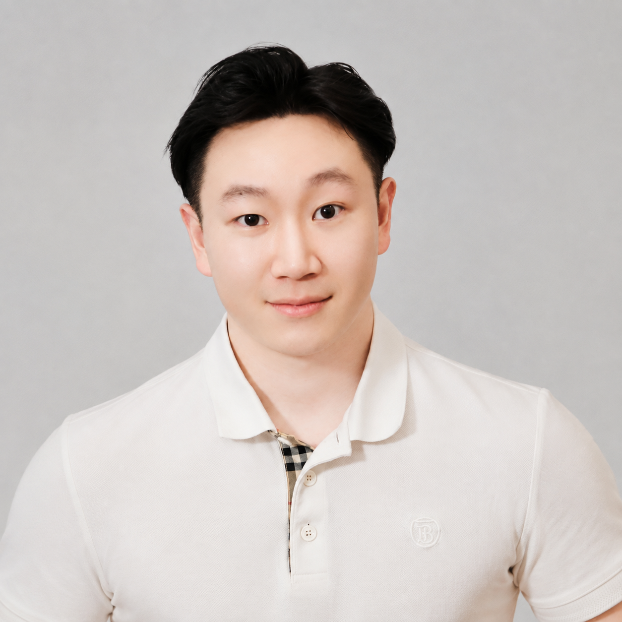 Jadon Zhong, Real Estate Salesperson, Pan-Asia Luxury Sales Team