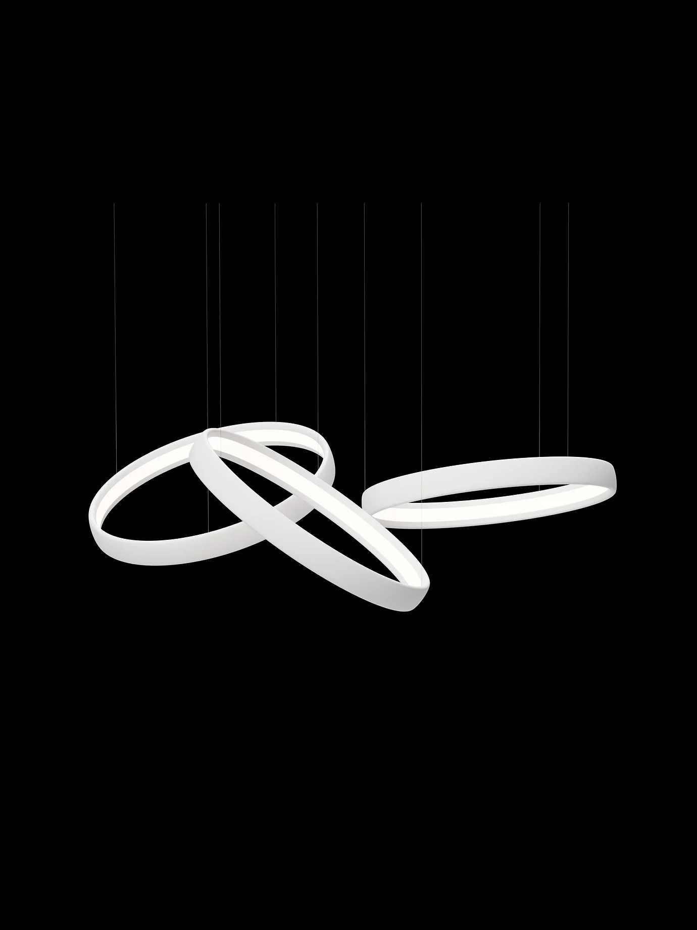 Invisible - Angled Round - 3 Rings-Edit.jpg