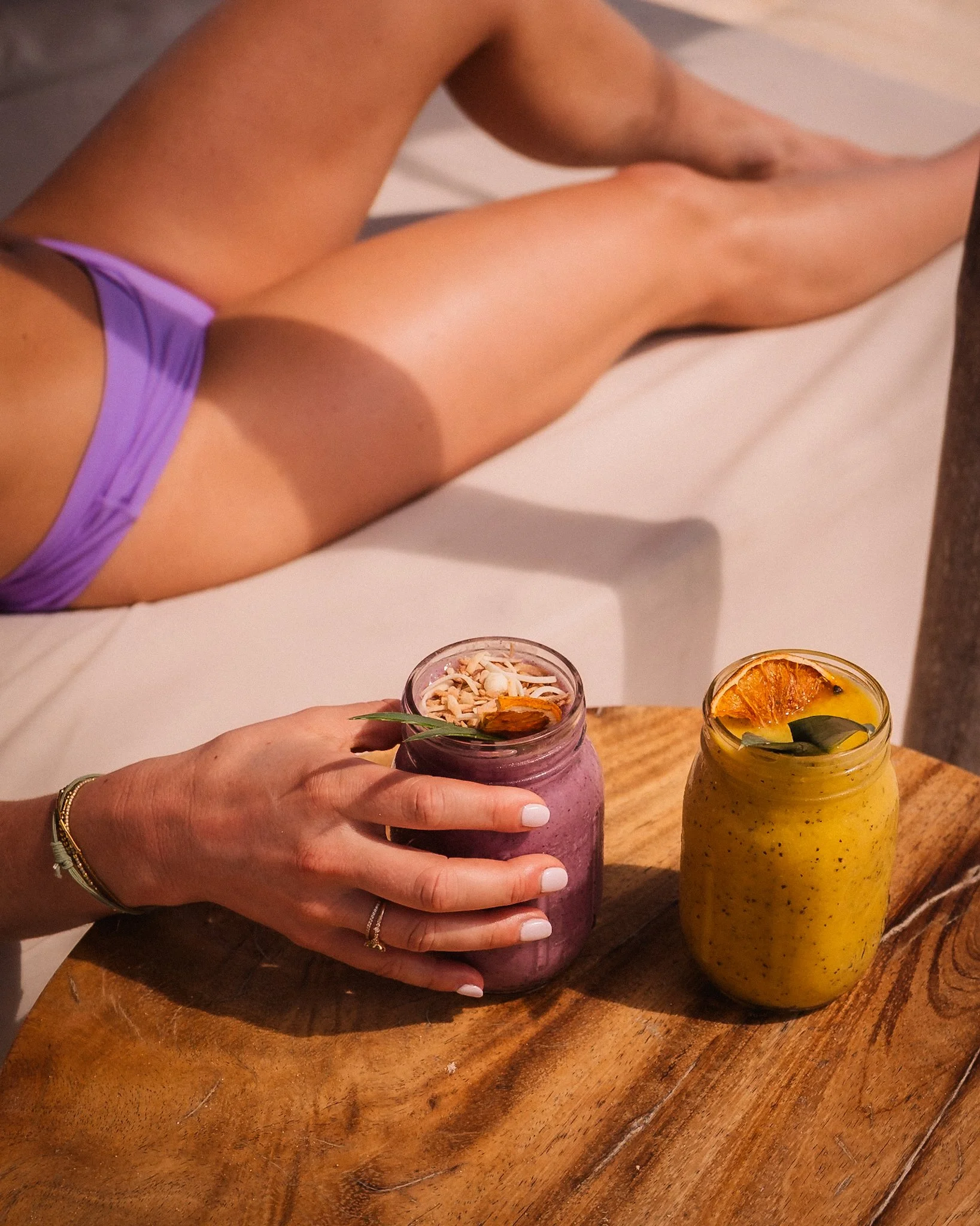 Food-smoothies-handmodel.jpg