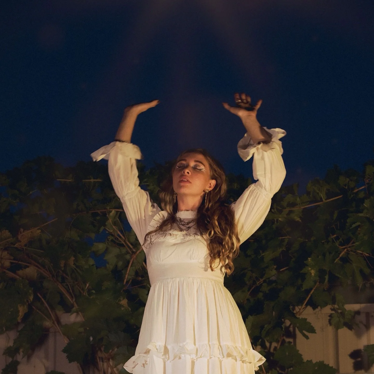 @mycherie_music new single &lsquo;Life is&rsquo; OUT NOW ☀️&thinsp;
&thinsp;
Inspired by an eye-opening three-month solo adventure across Europe. Written on a 30-hour flight home, the track encapsulates the raw emotions, moments of solitude, and deep