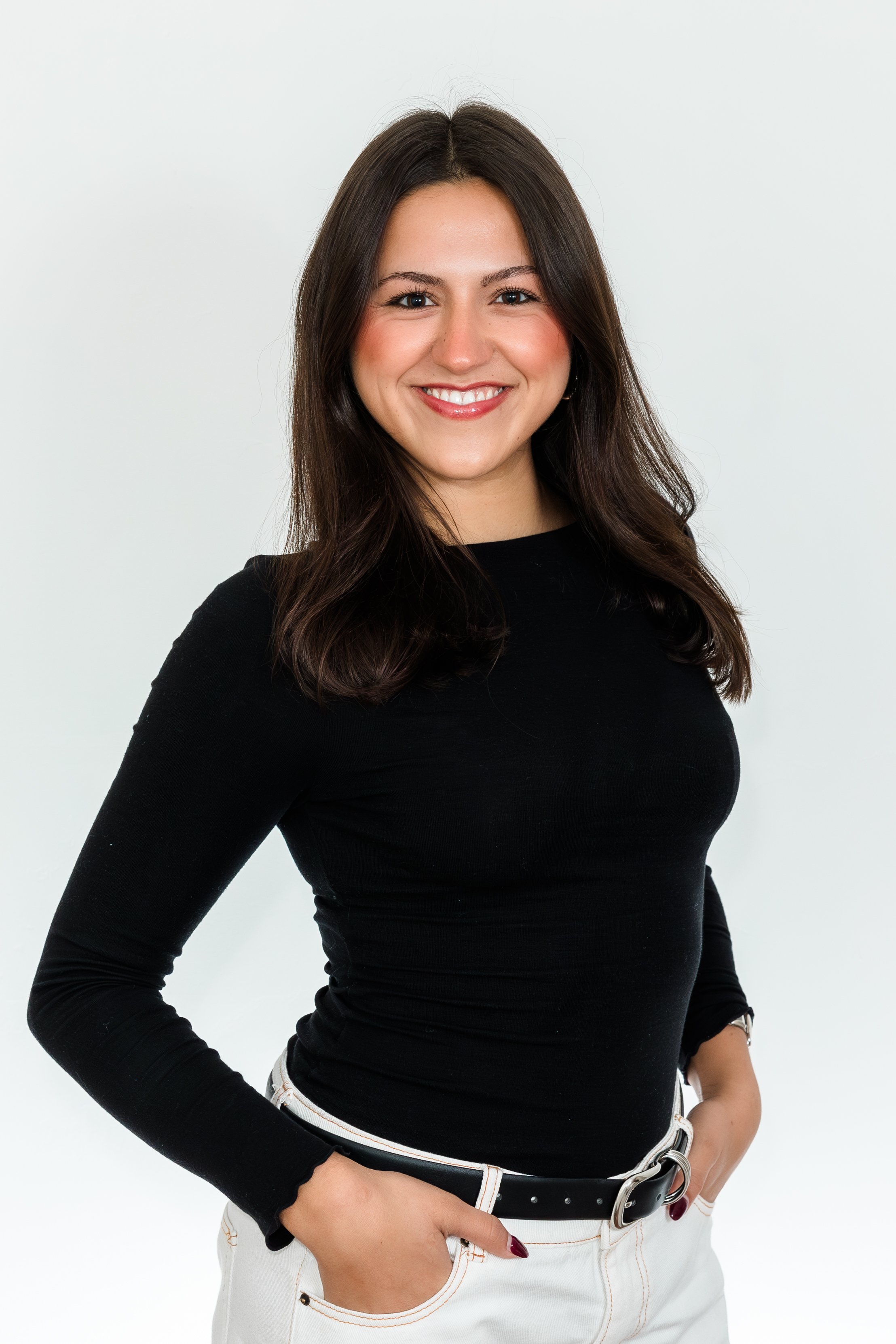 woman white jeans black shirt.jpg