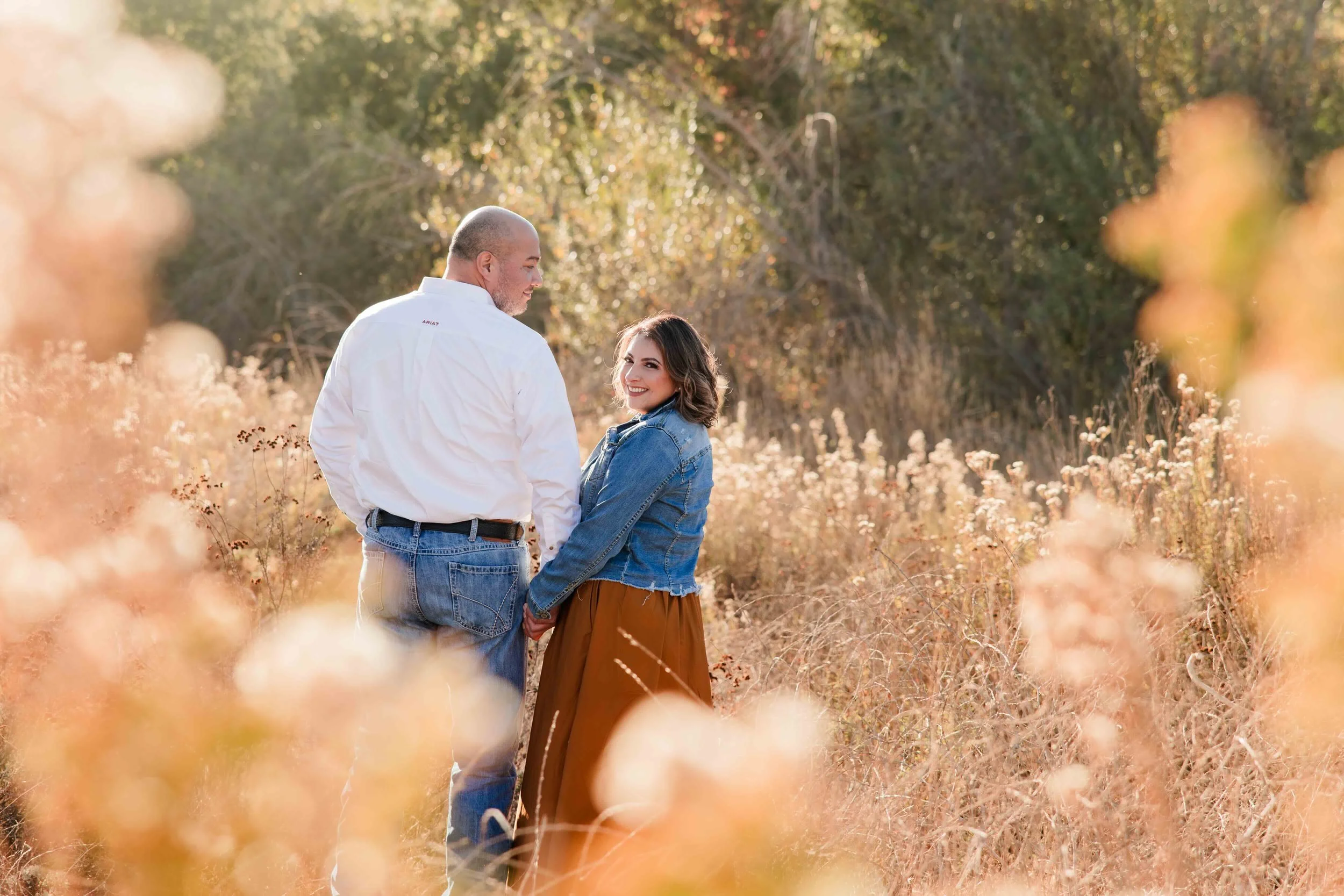 couple-in-love-autumn