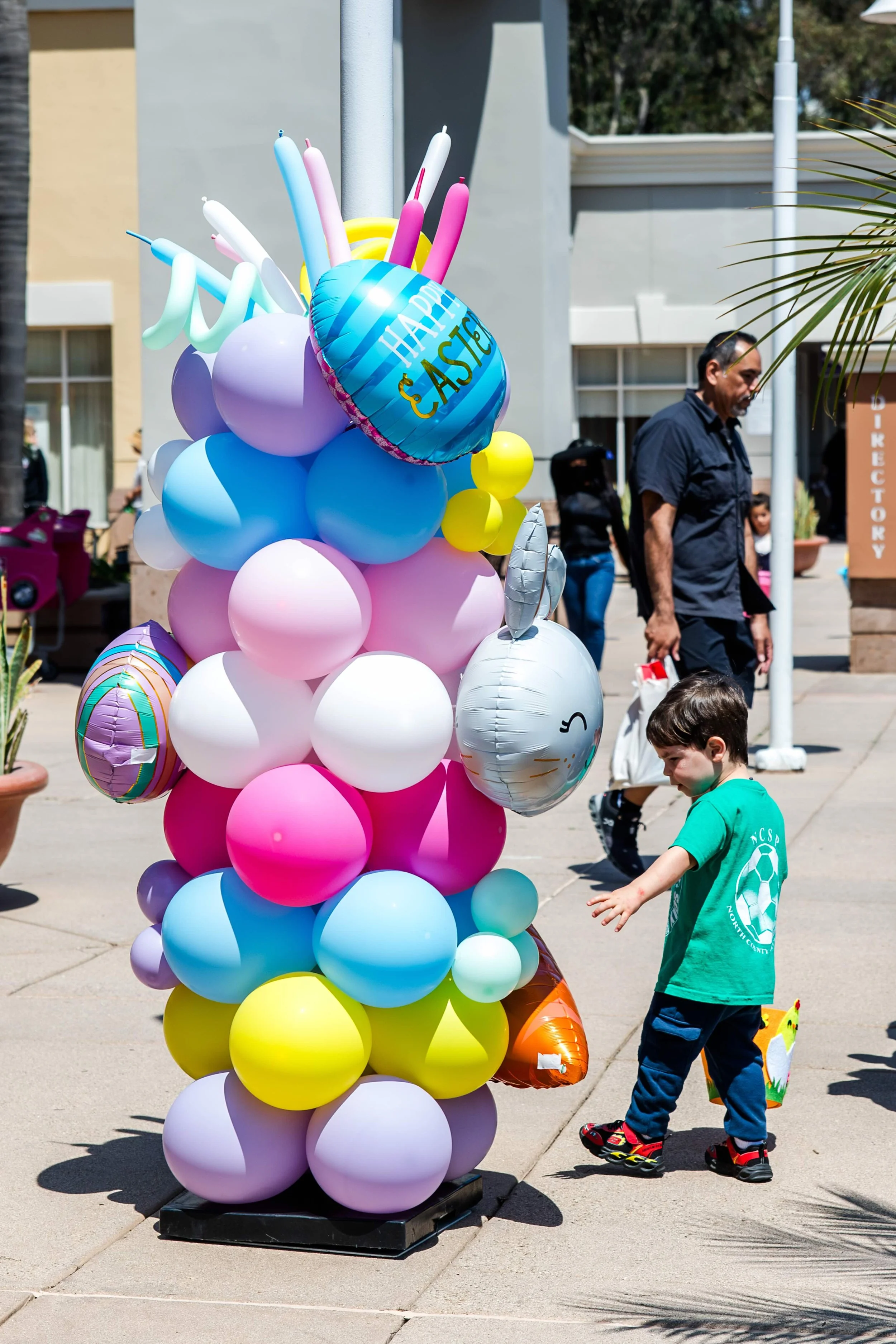 boy Piazza Carmel balloon decoration 