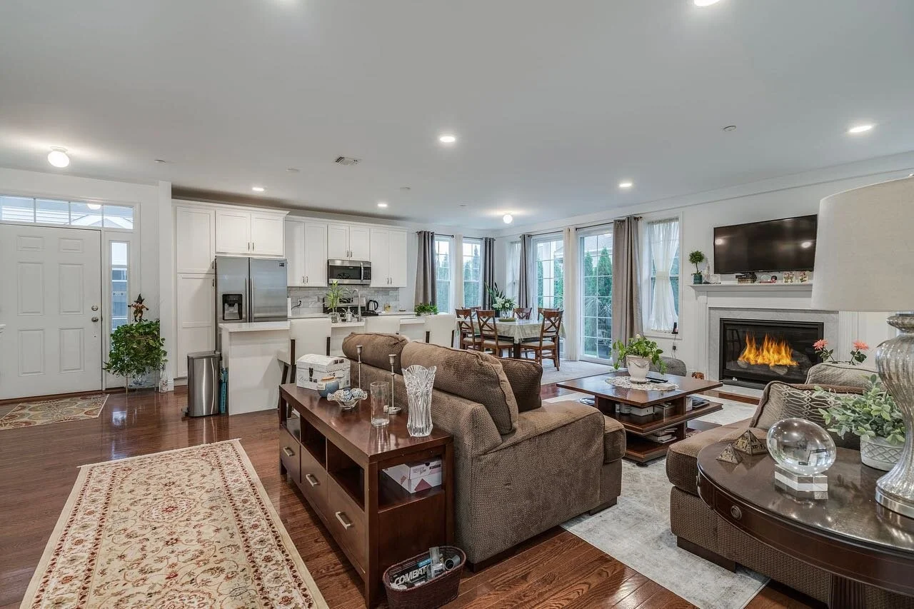 Just Listed | Luxury Townhome
.
.
Highly desirable chic &amp; sunny corner townhome. All new from 2018: Spacious and expansive open floorplan featuring large living room w/ gas fireplace and dining area. Designer quality kitchen with center island an