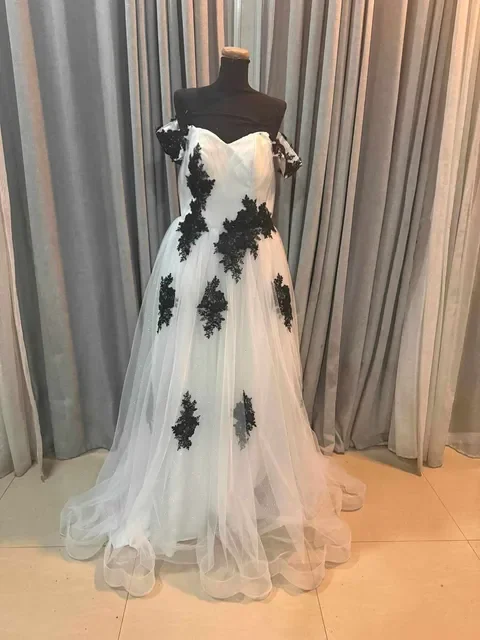 White and Black Wedding Dress (5).webp