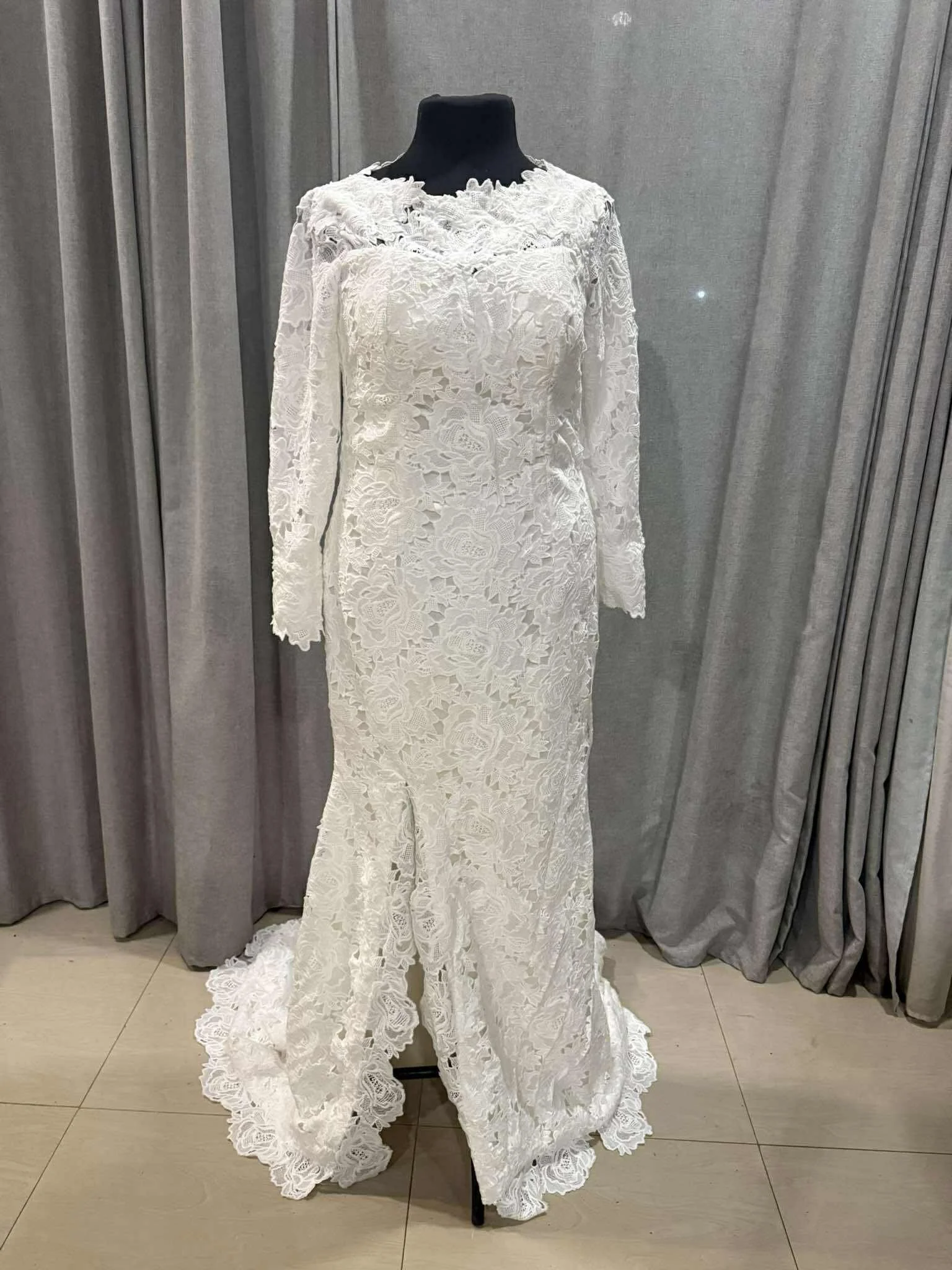 Lace Wedding Dress with Split (5).jpg