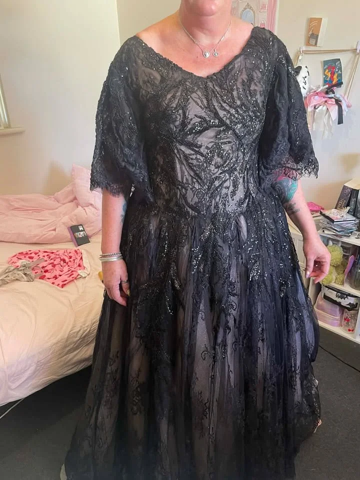 Black and Champagne Weding Dress (7).jpg