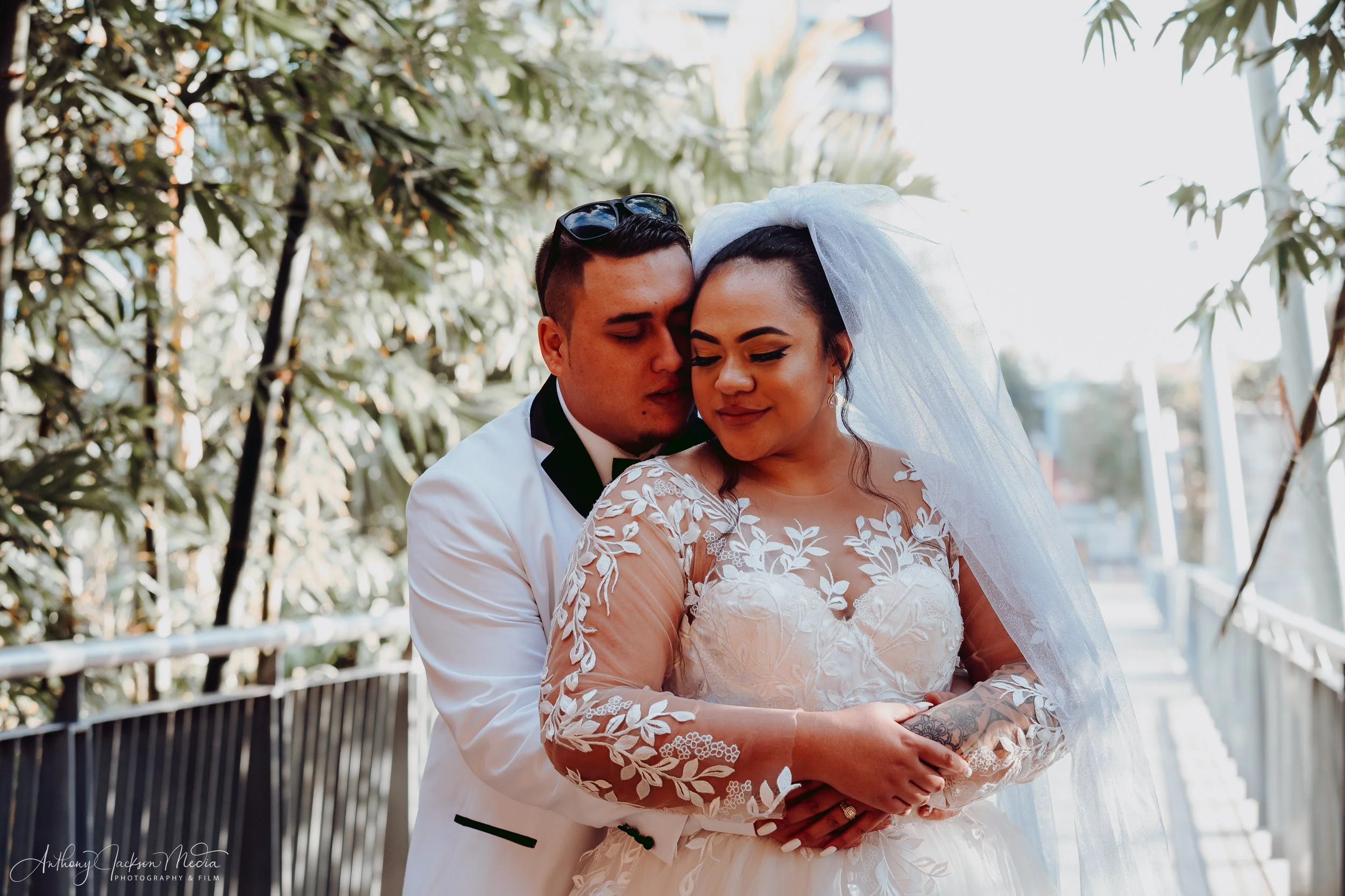 Order 186 White Leaf Lace Prince Wedding Dress With 3m Train and 4 M Cathedral Veil For Beautiful Bride Stephanie