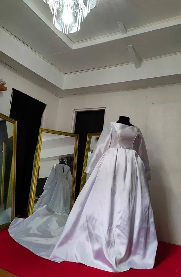 Order 307. 1 Classic Silk Gazar Sleeved Princess Wedding Dress