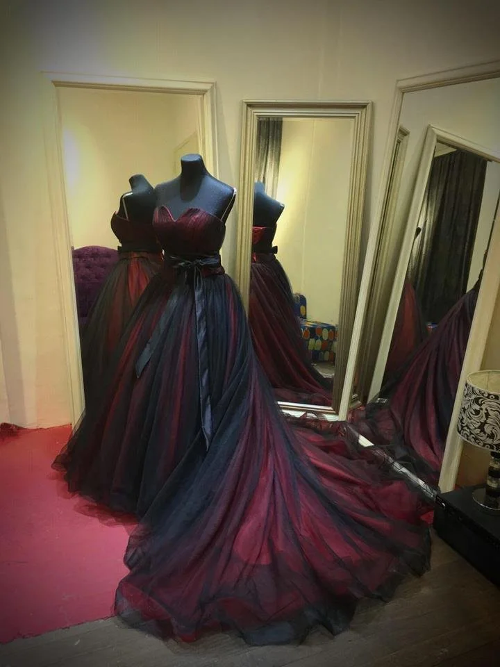 open lace back dress Gothic Quinceanera Dresses Charro Off The Shoulder Black Lace Red Satin  Ball Gowns Gothic Wedding Black 2 at Amazon Women's Clothing store main image 0