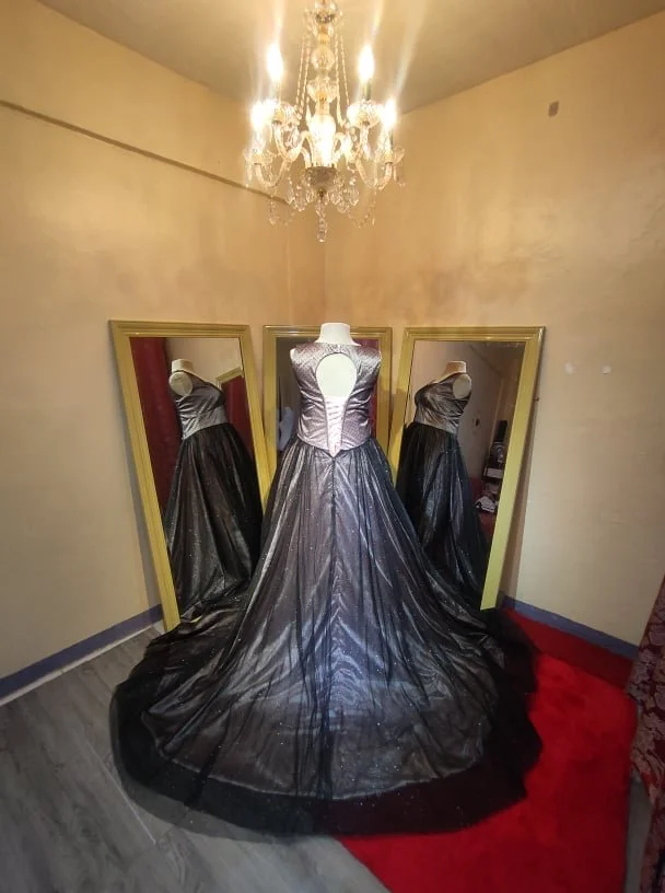 Order 285.1 Black &amp; Blush Wedding Dress With Matching Veil