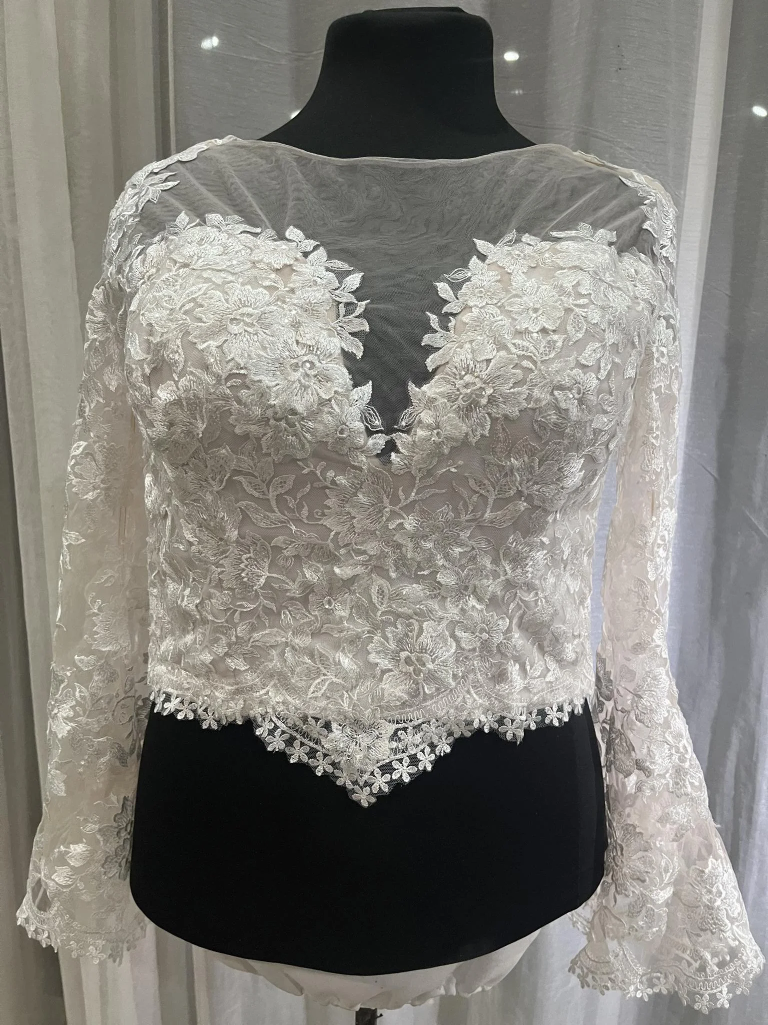 Order 511 &nbsp;Boho Bell Sleeve Lace Bolero