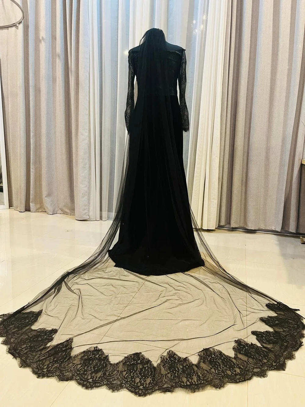 green emerald velvet dress Amazon.com: Mauuwy Gothic Vintage Black Wedding Dresses for Bride Lace Wedding  Gowns with Long Sleeves A-line Tulle Bridal Gowns with Train Size 2 :  Clothing, Shoes & Jewelry
