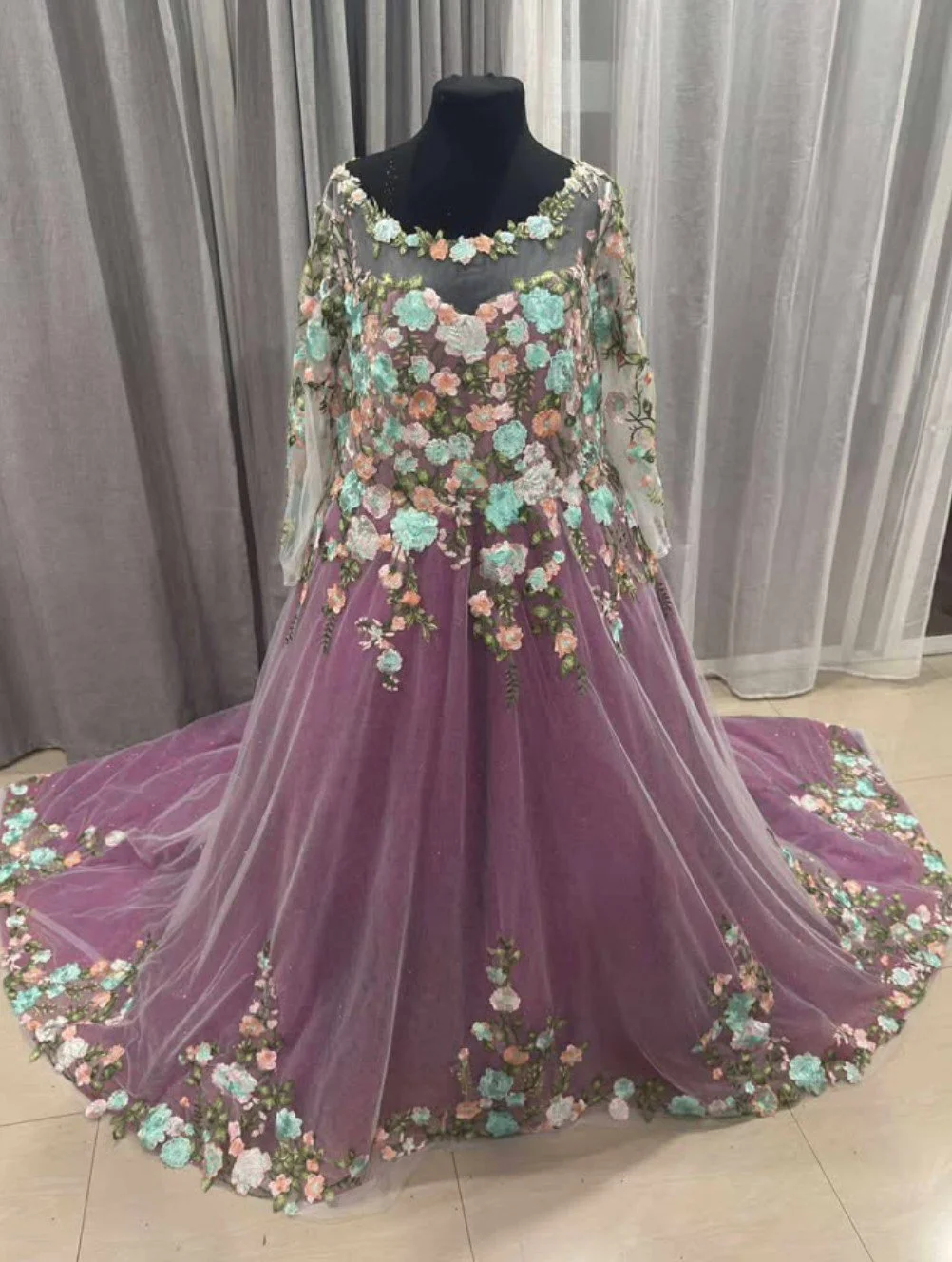 🌸 Order 289 – Mauve Floral Wedding Dress with Hand Appliqué Lace, Sleeves &amp; 2 Metre Train