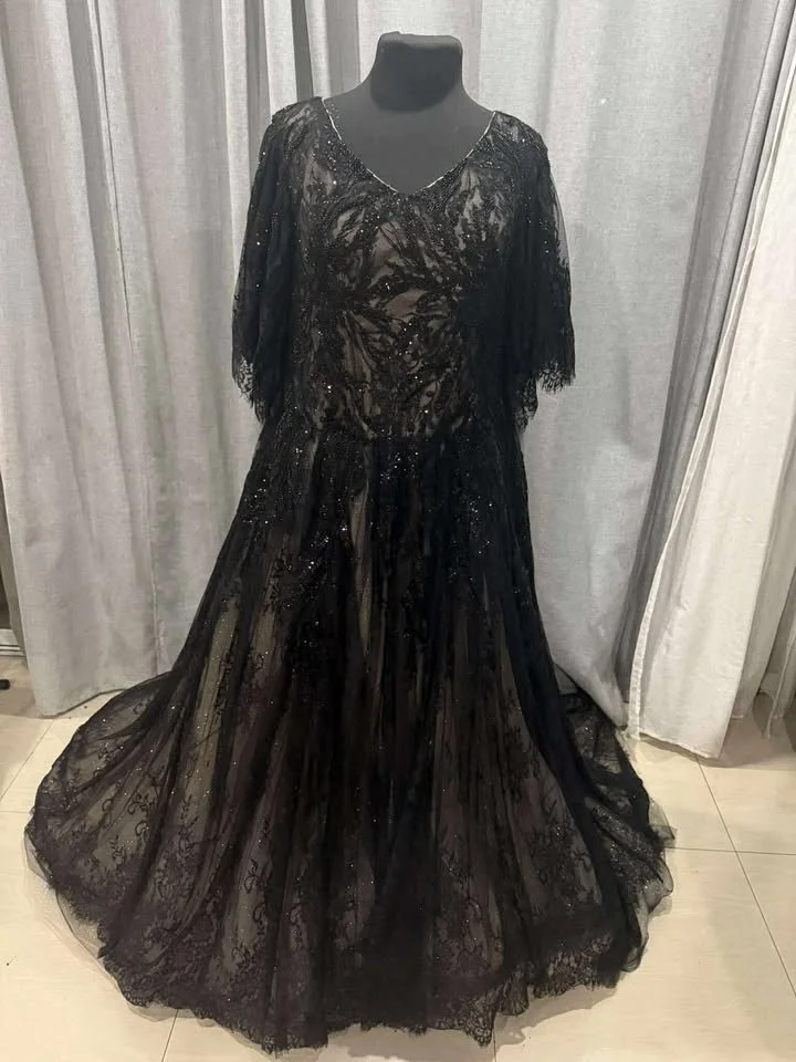 Black and Champagne Weding Dress (28).jpg