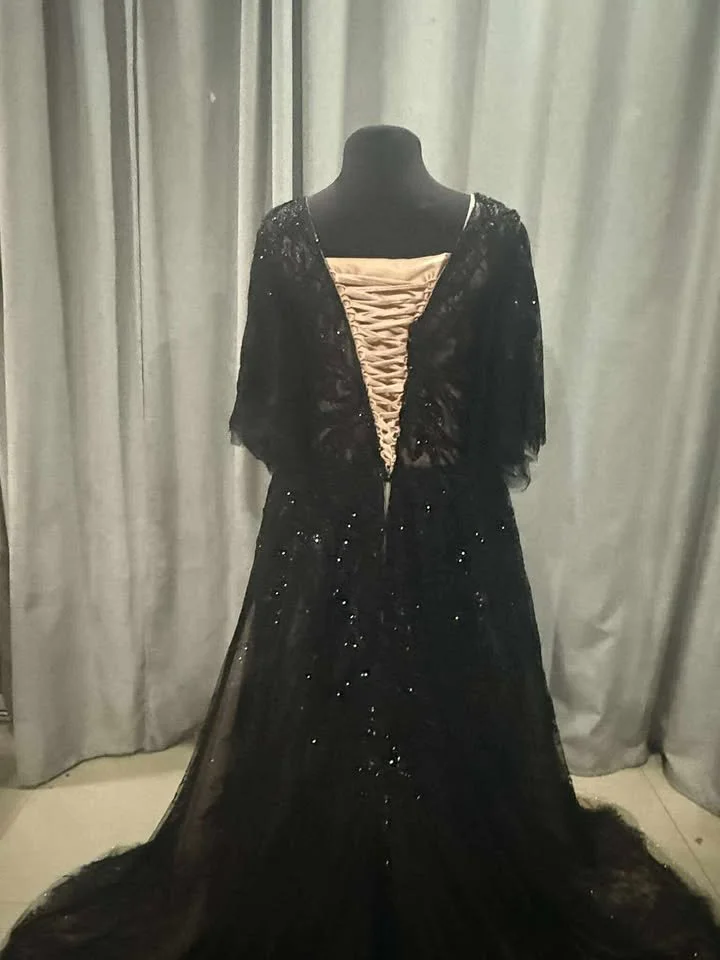 Black and Champagne Weding Dress (36).jpg