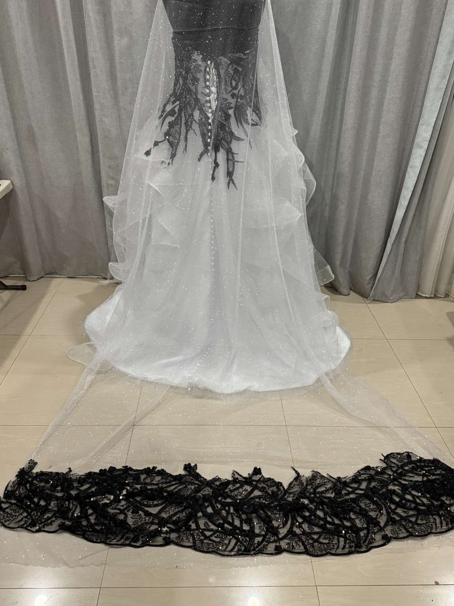 Black and White Wedding Dress (14).jpg